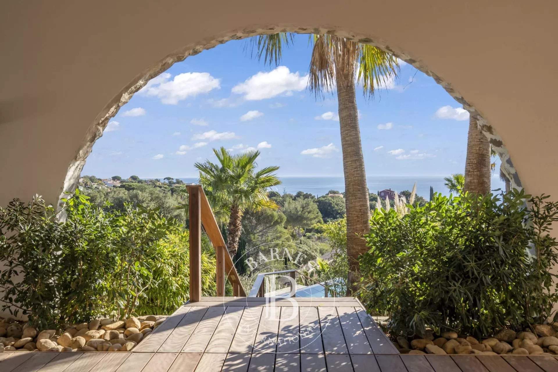 Sainte-Maxime  - Property 7 Bedrooms - picture 10