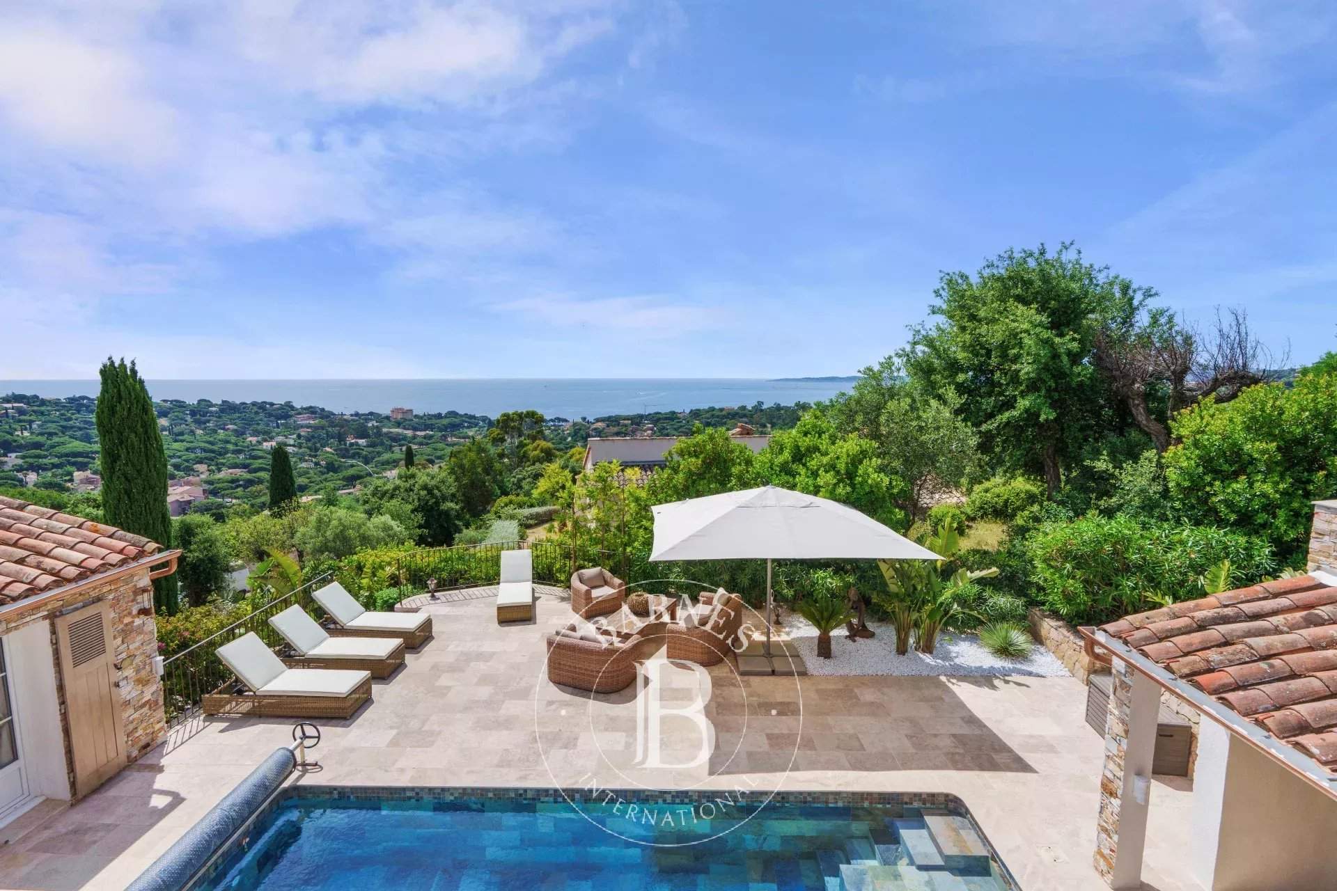 LES ISSAMBRES - VILLA DE CHARME - VUE MER picture 1