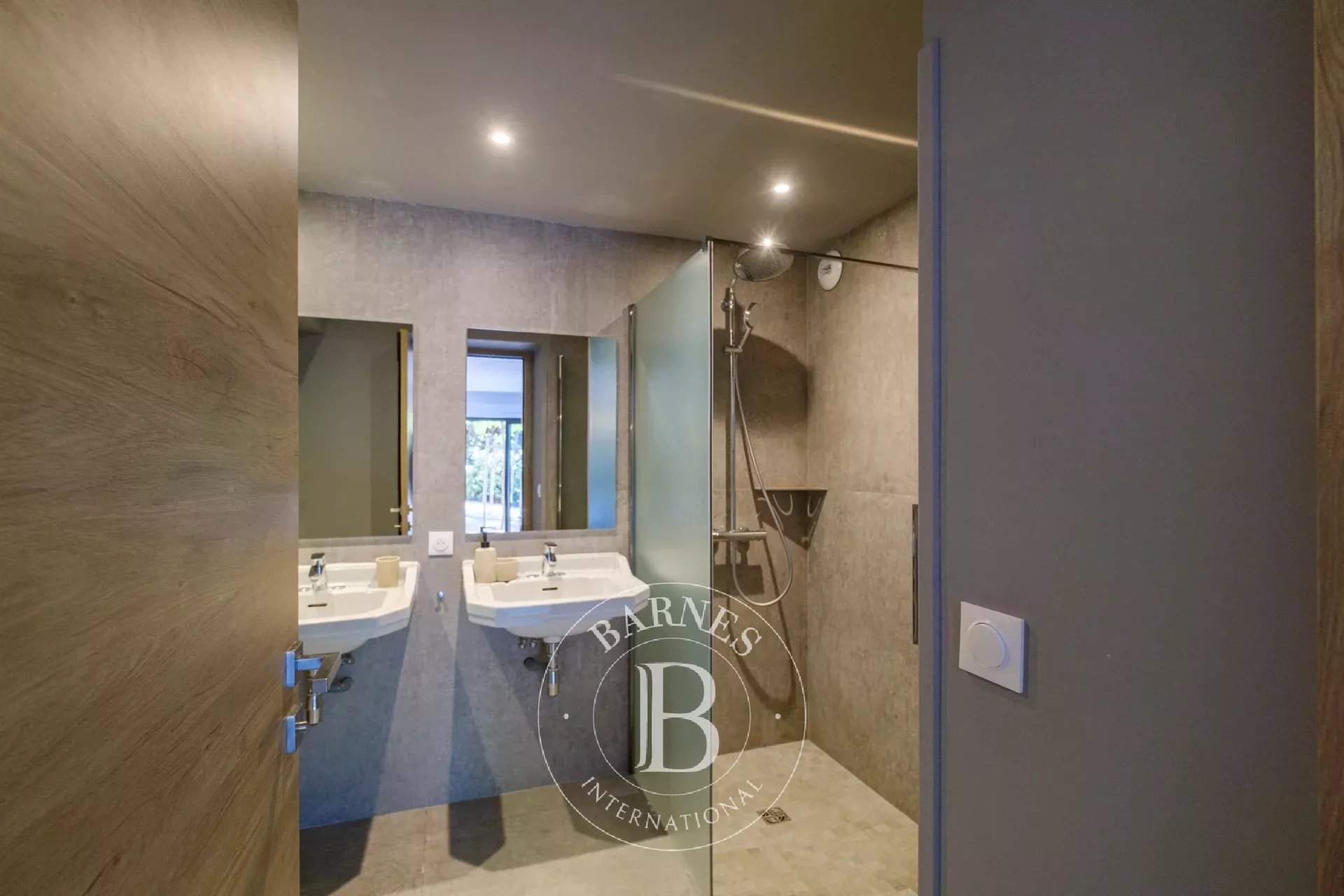 SEASONAL RENTAL - SAINTE-MAXIME - MODERN VILLA - 6 BEDROOMS - SEA VIEW picture 13