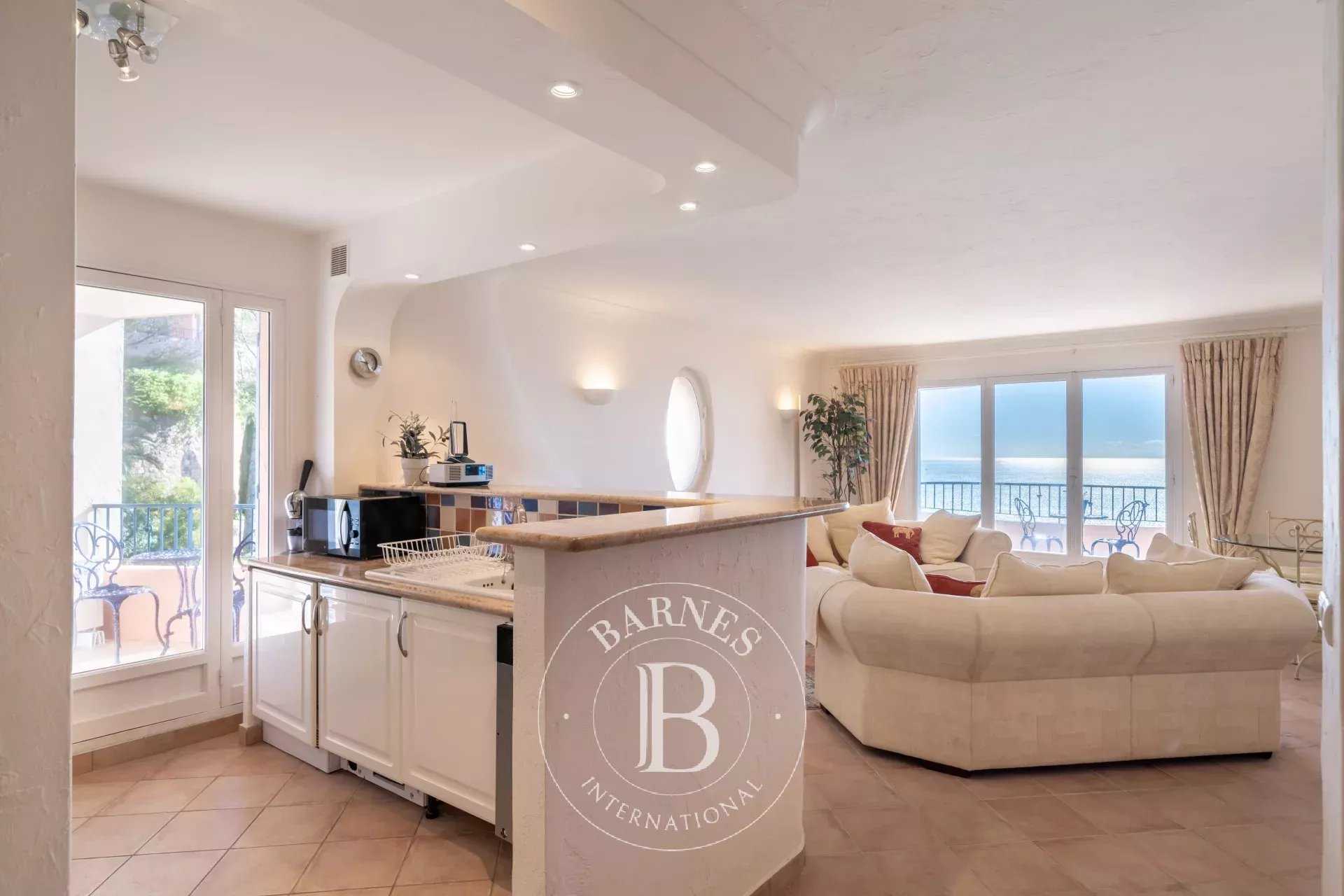 Appartement Théoule-sur-Mer  -  ref 85858220 (picture 2)