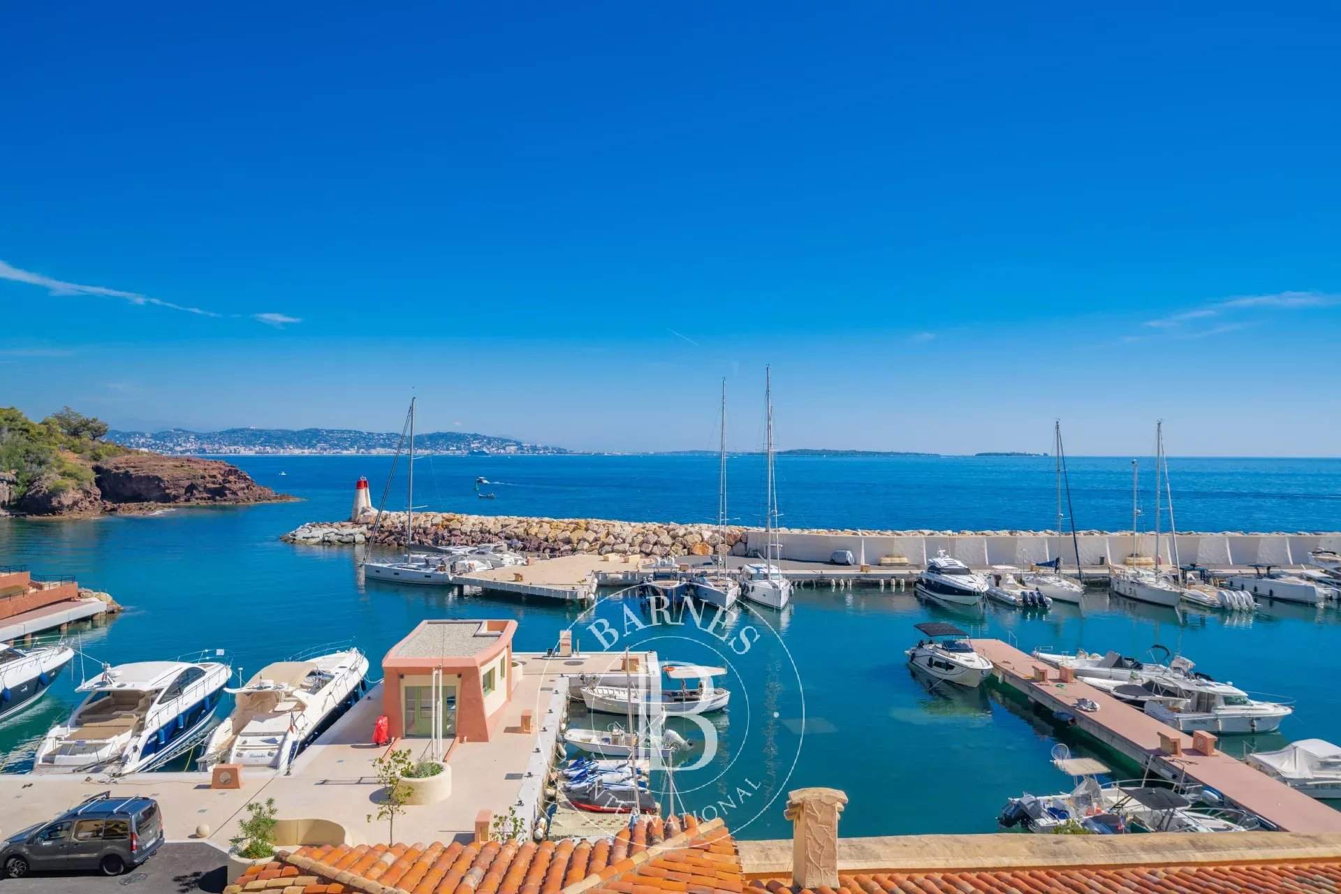 SEASONAL RENTAL picture 8