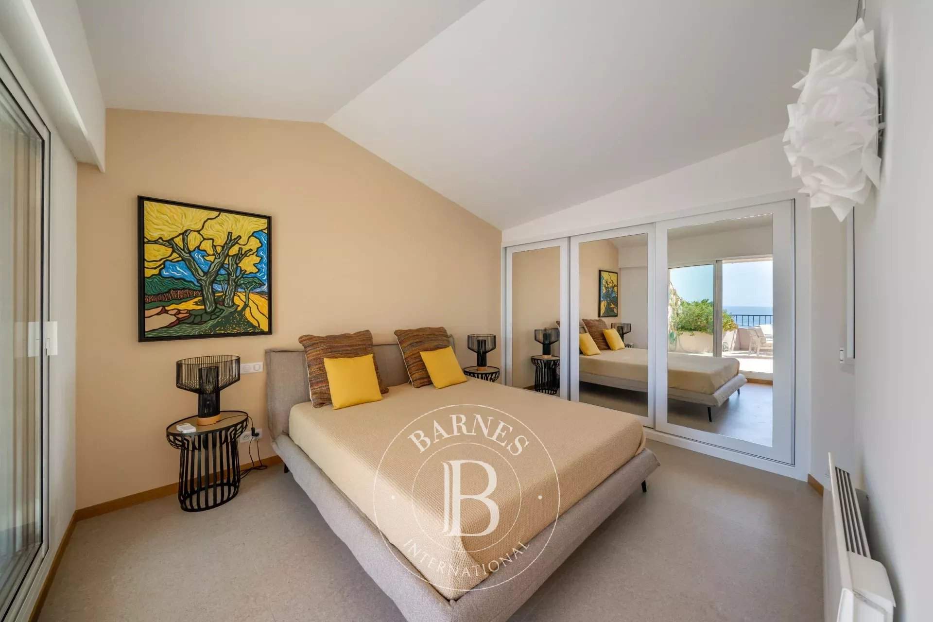 SEASONAL RENTAL picture 6