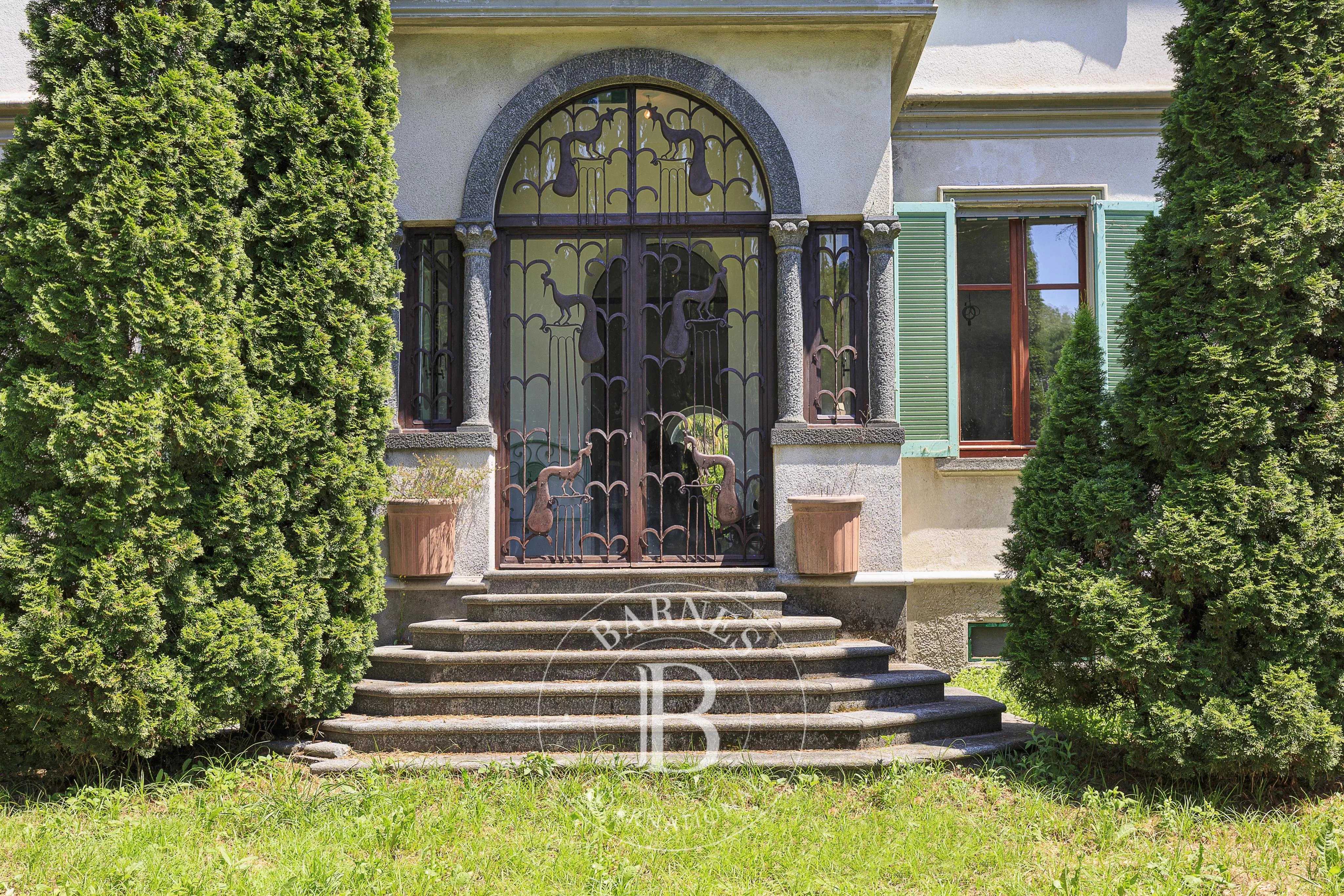Montano Lucino  - Villa 10 Cuartos 5 Habitaciones