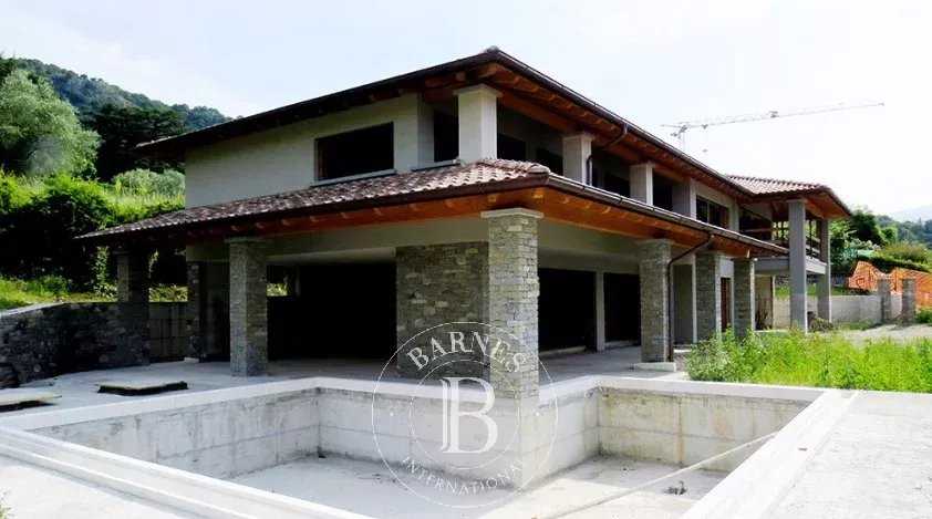 Tremezzina  - Villa 4 Bedrooms