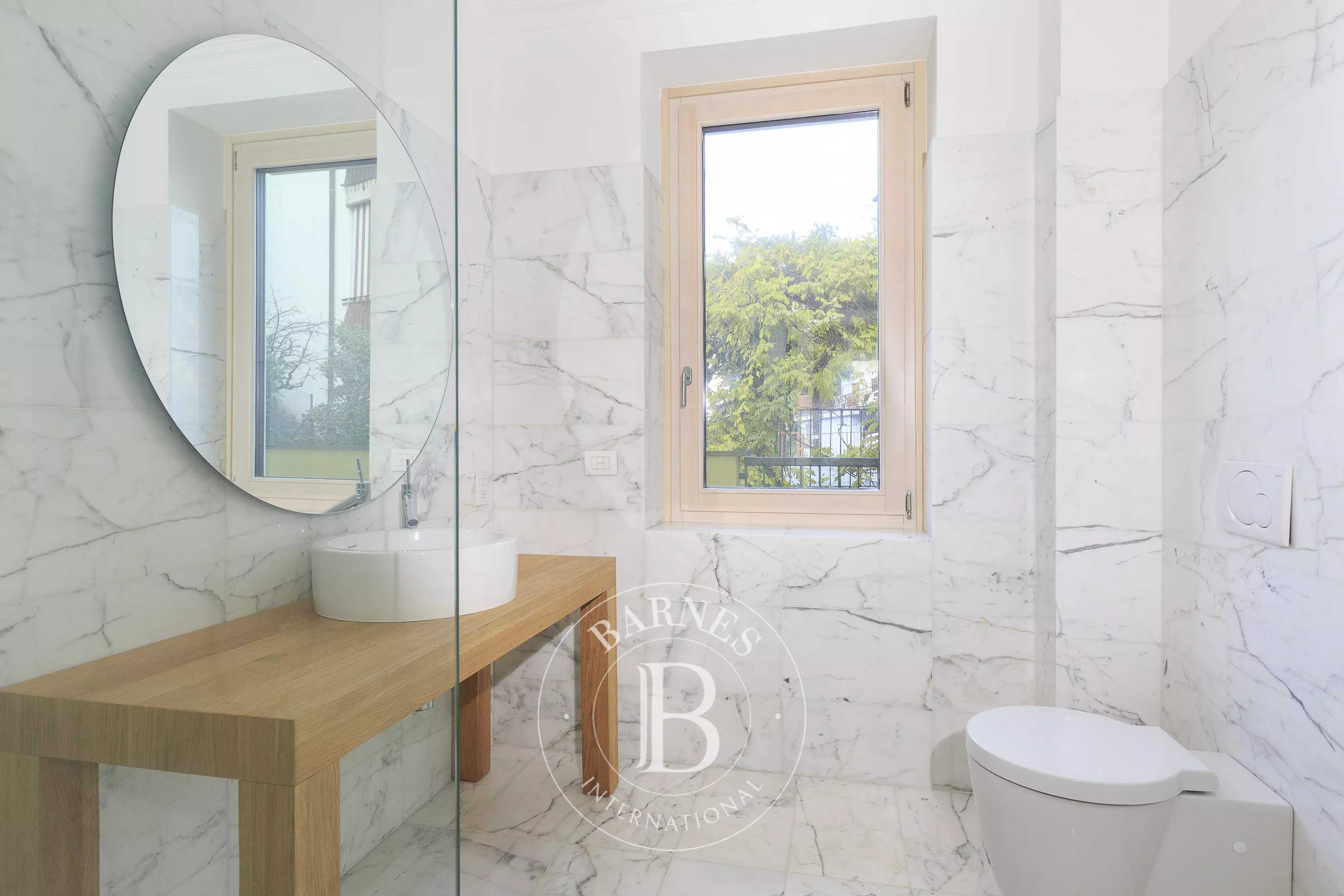 Campione d'Italia  - Appartement 6 Pièces 4 Chambres