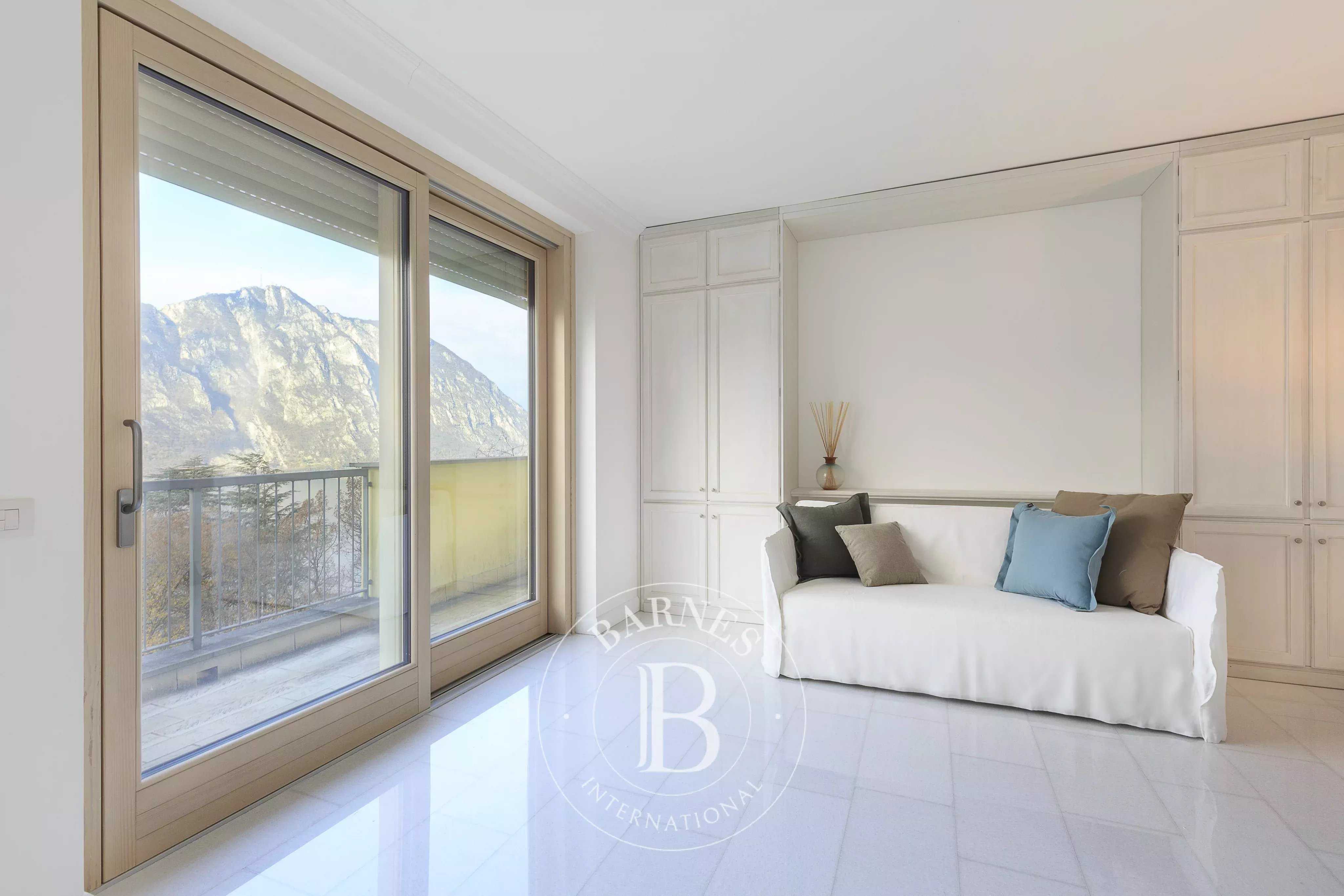 Campione d'Italia  - Appartement 6 Pièces 4 Chambres