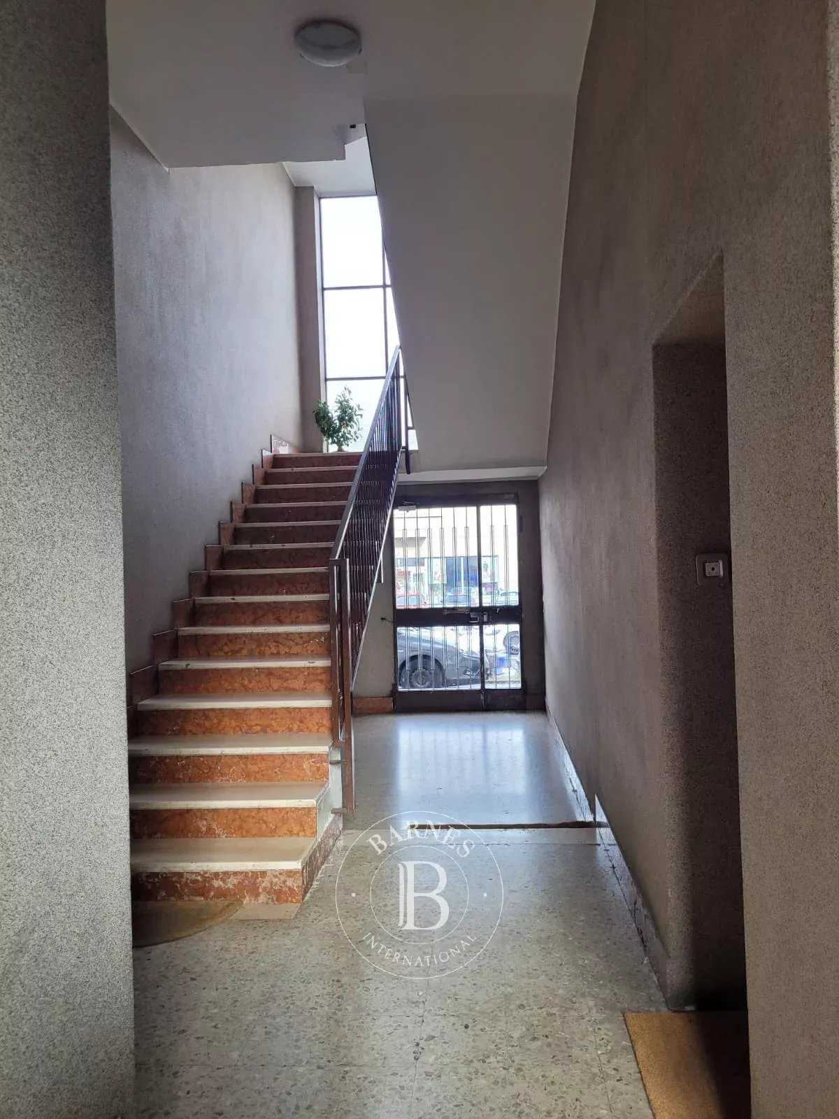 Tavernerio  - Commerce 4 Pièces