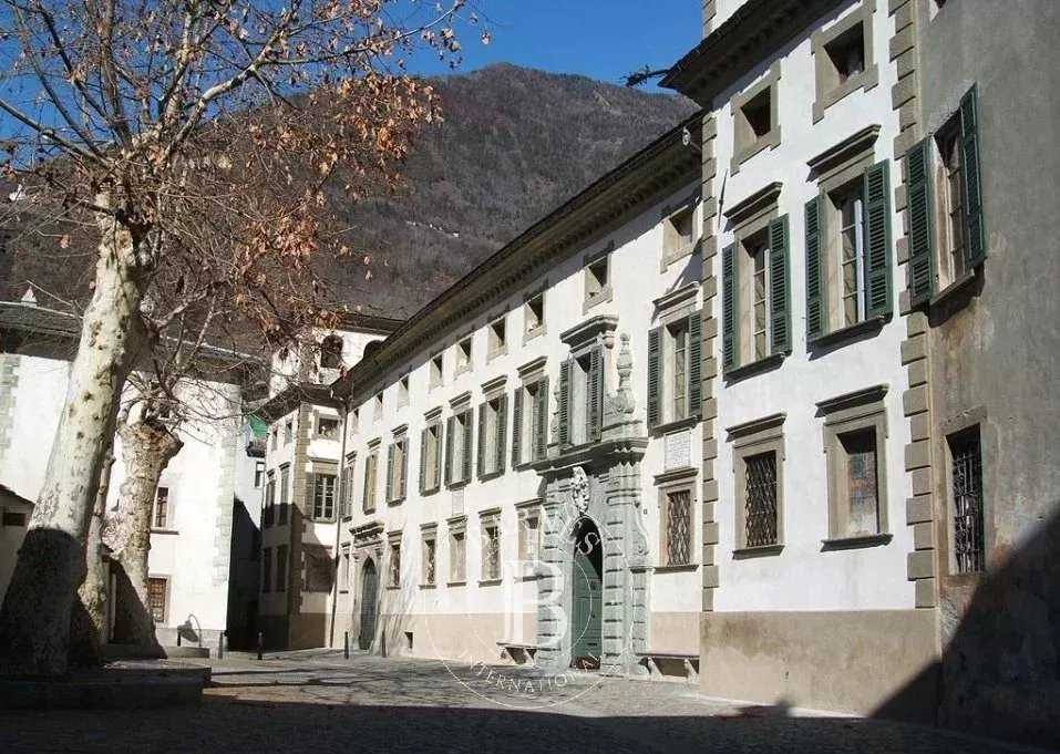 Tirano  - Property 