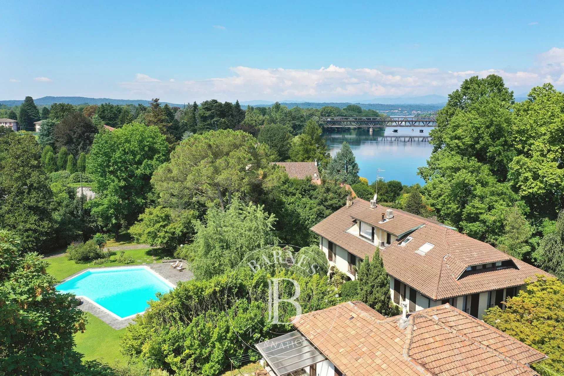 Castelletto sopra Ticino  - Villa 8 Bedrooms