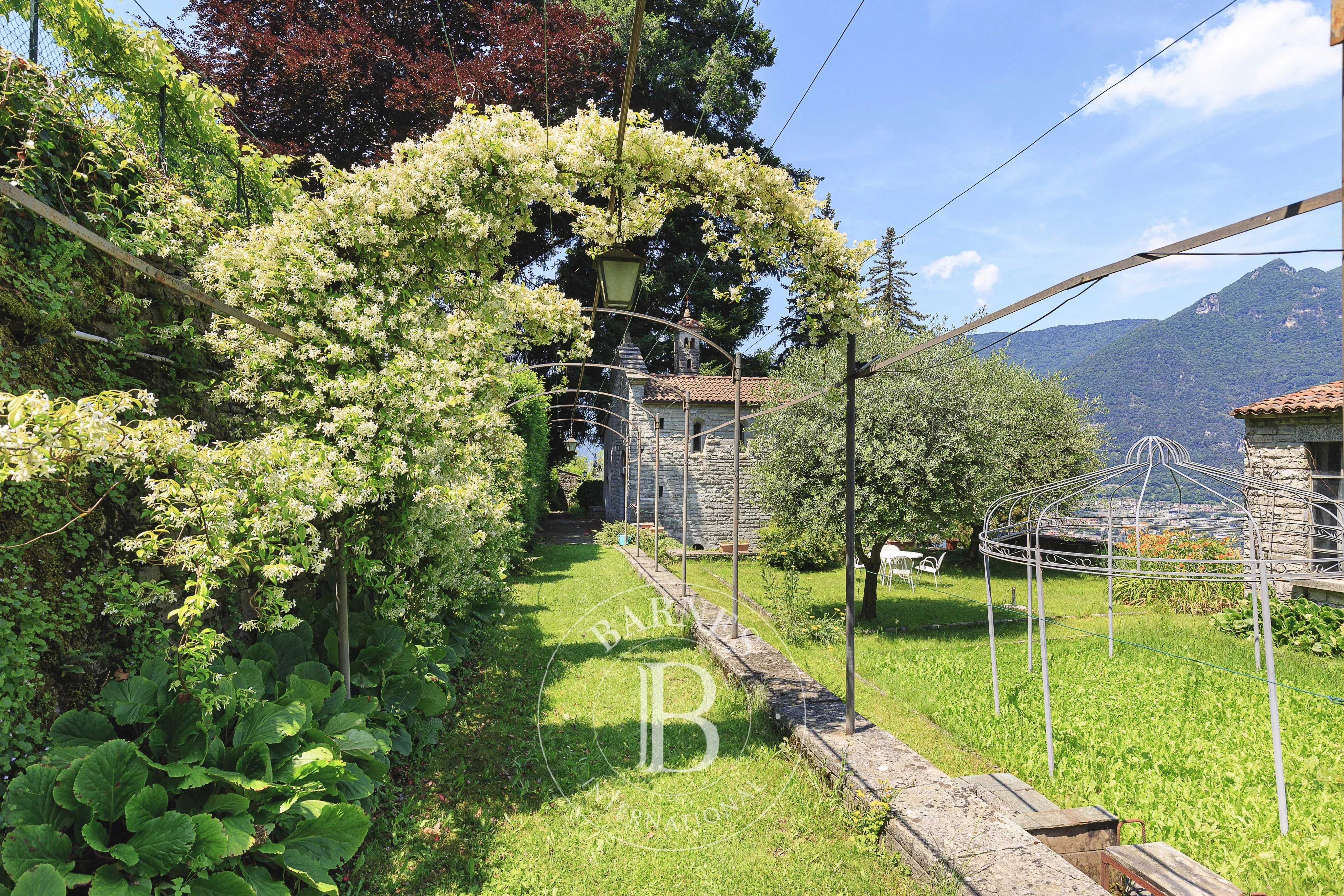 Faggeto Lario  - Villa 8 Bedrooms