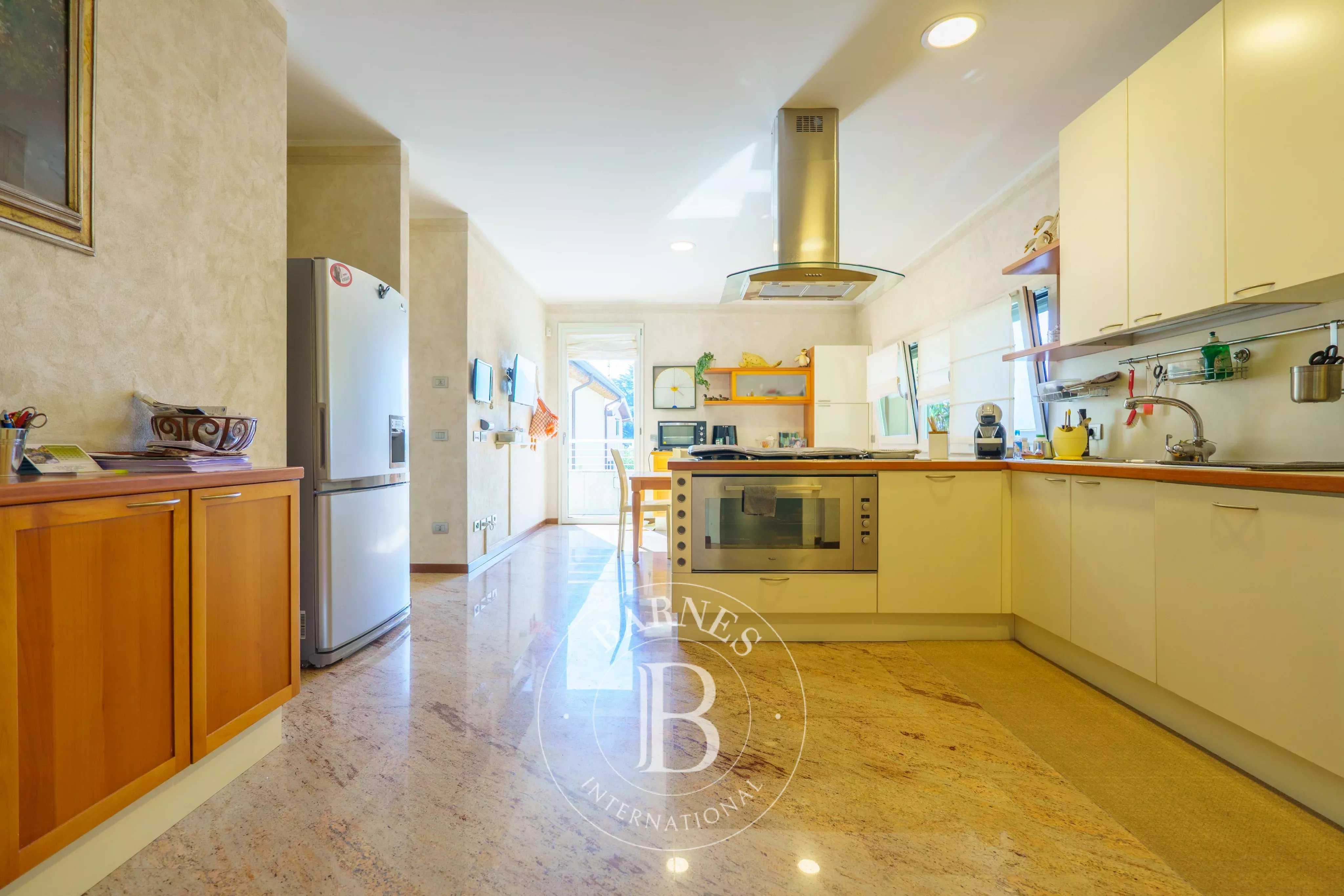 Lecco  - Villa 10 Cuartos 4 Habitaciones