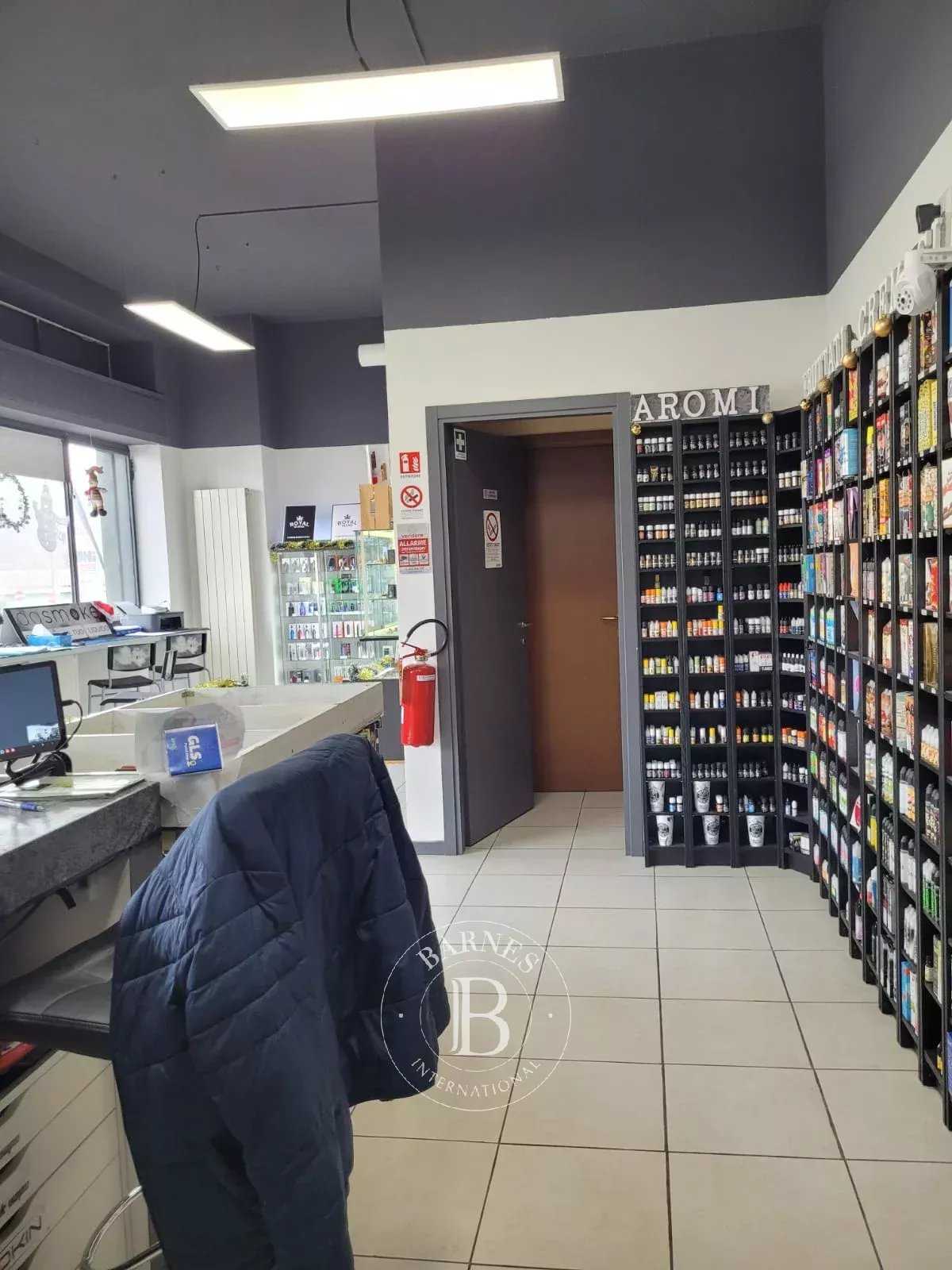 Tavernerio  - Commerce 4 Pièces