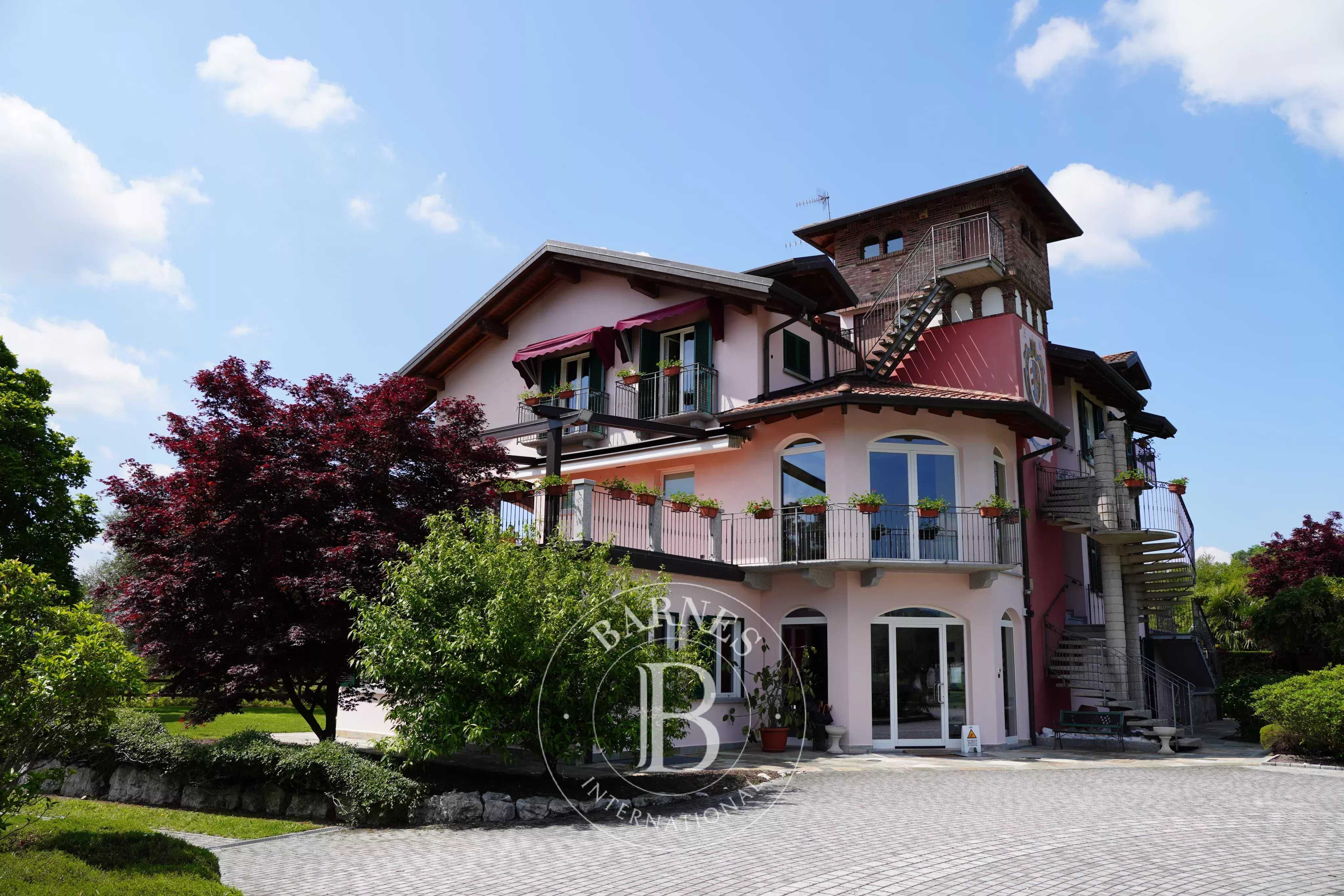 Hôtel Malgesso  -  ref 84726649 (picture 1)