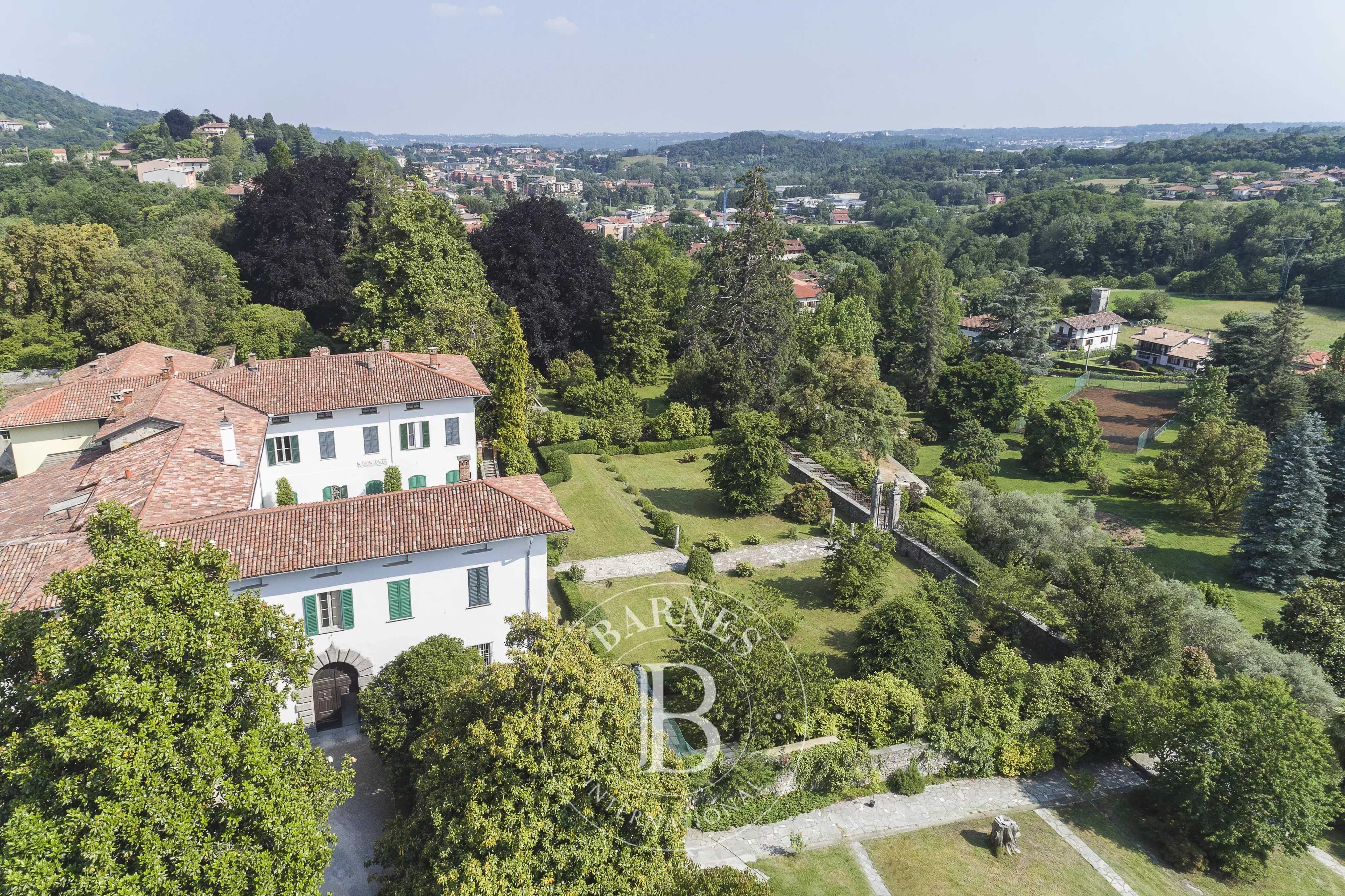 Villa Como  -  ref 5053846 (picture 2)
