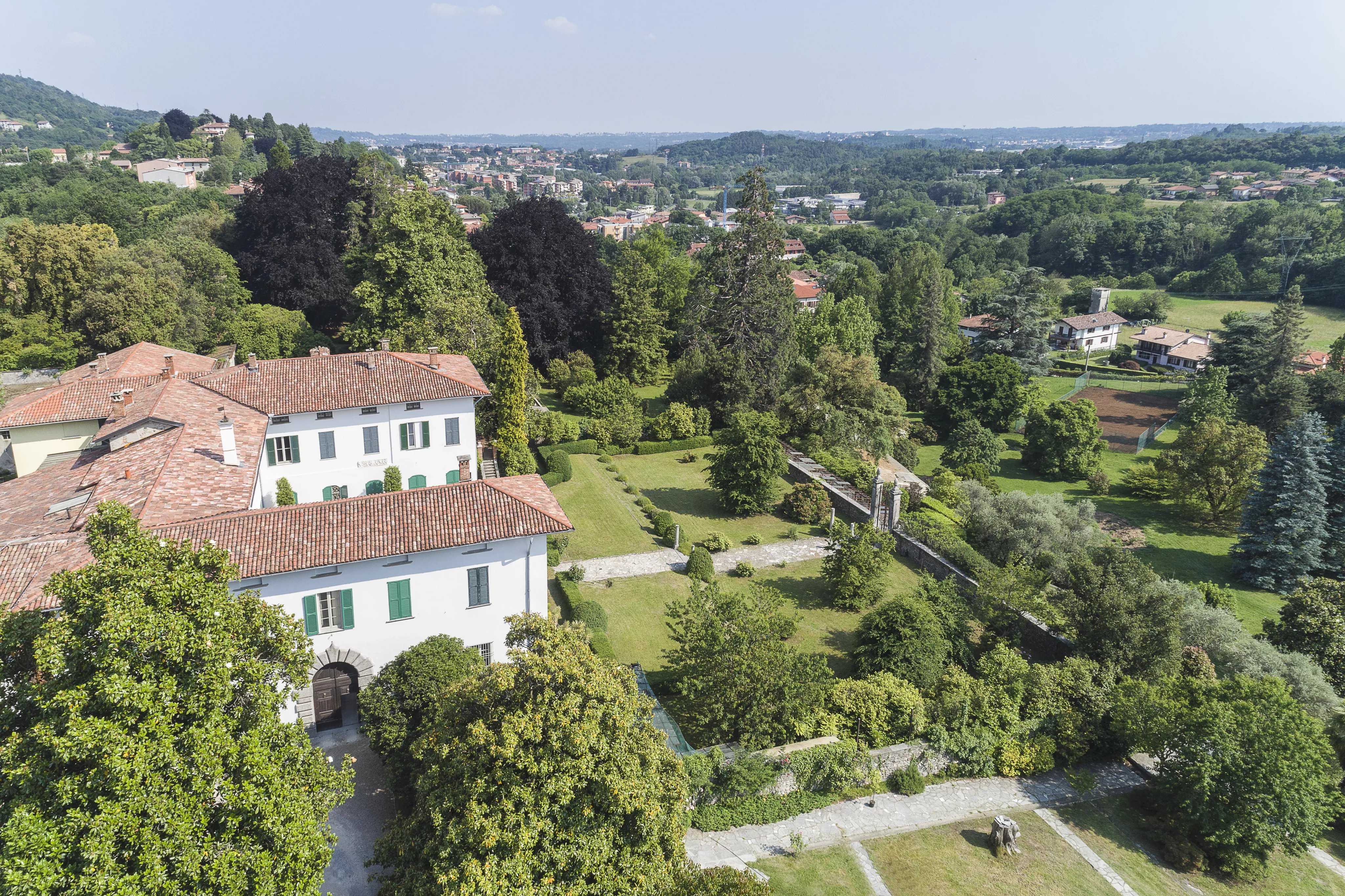 Villa Como  -  ref 5053846 (picture 2)