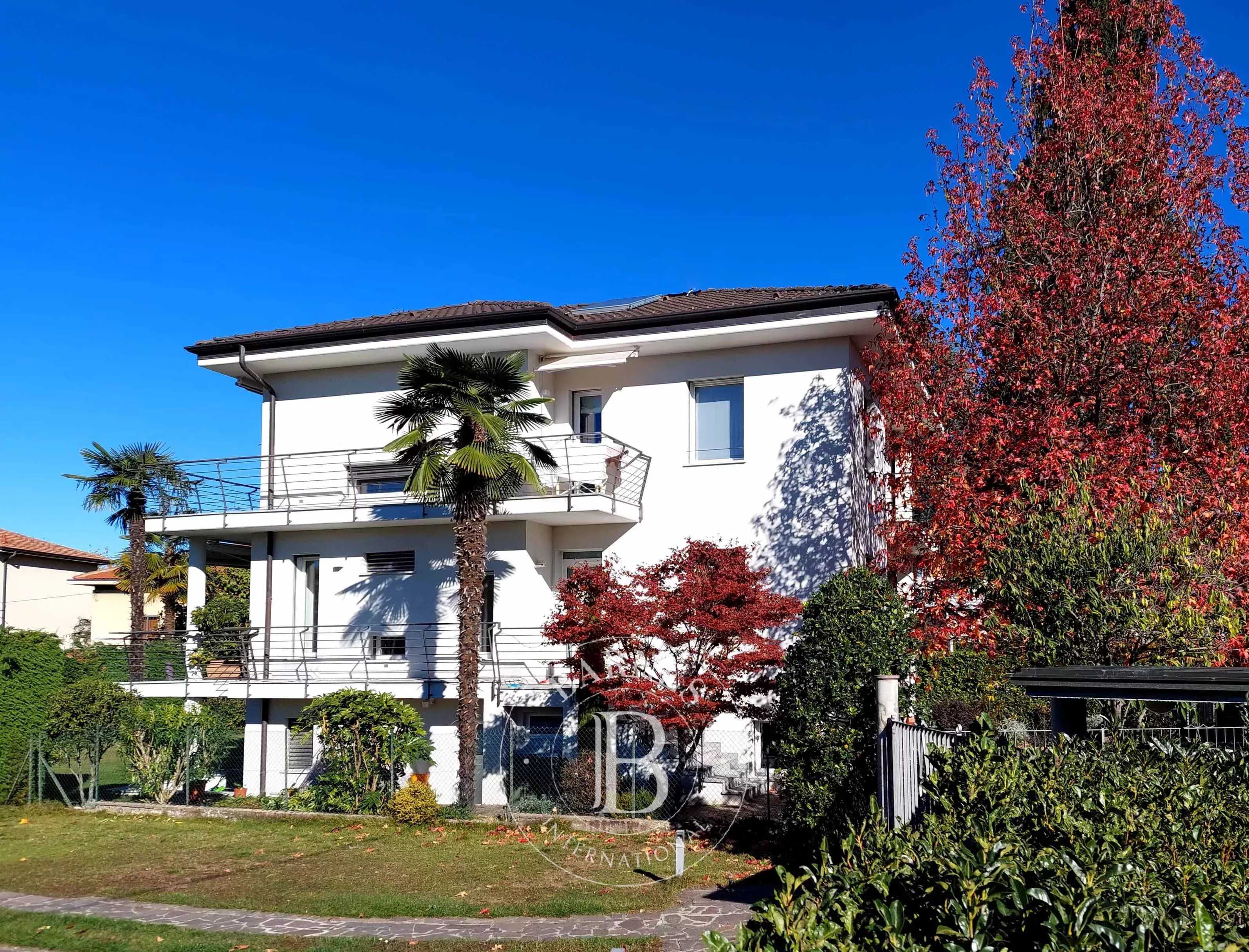 Villa Varese  -  ref 82888334 (picture 1)