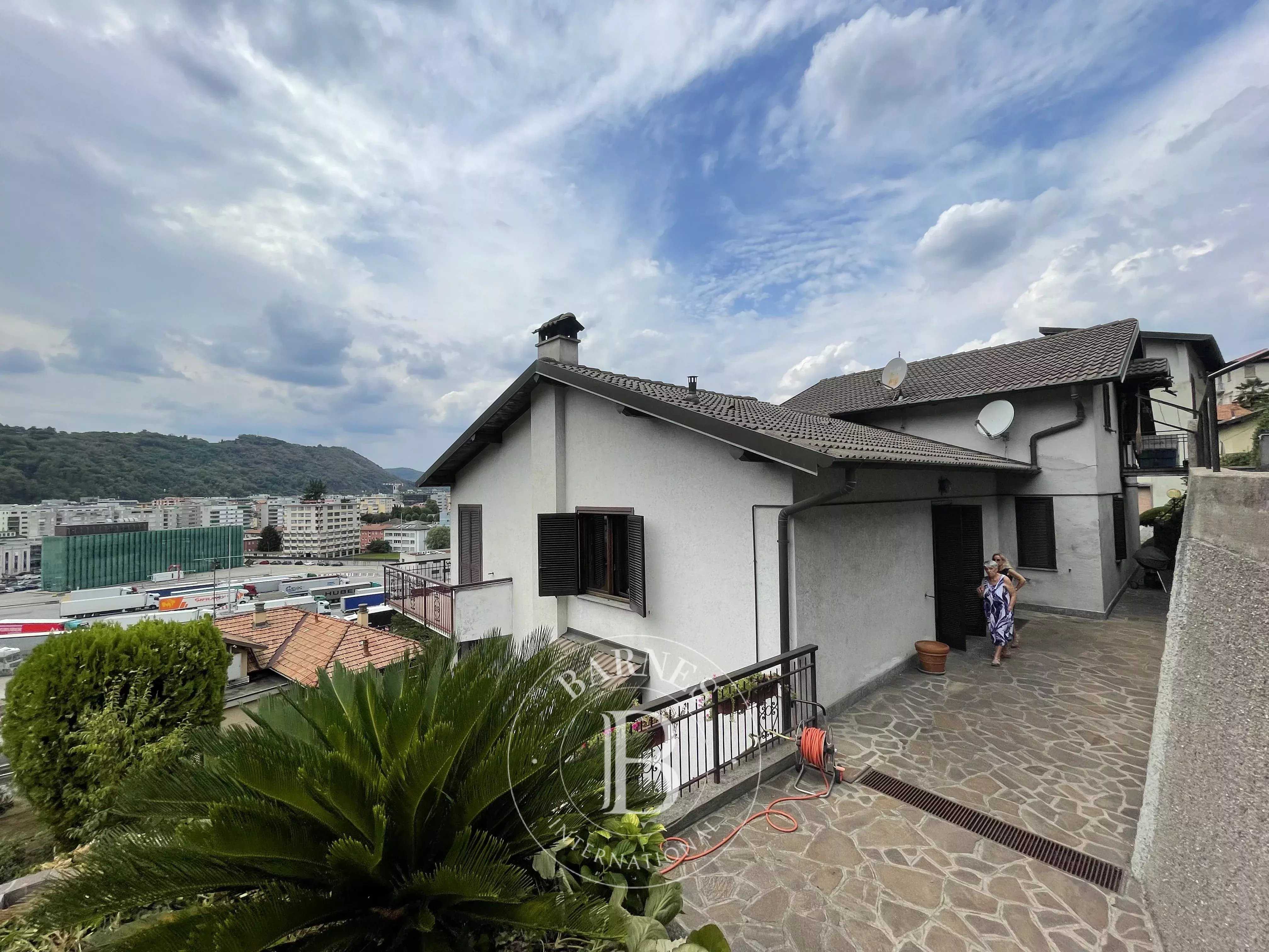 Villa Como  -  ref 7299931 (picture 2)