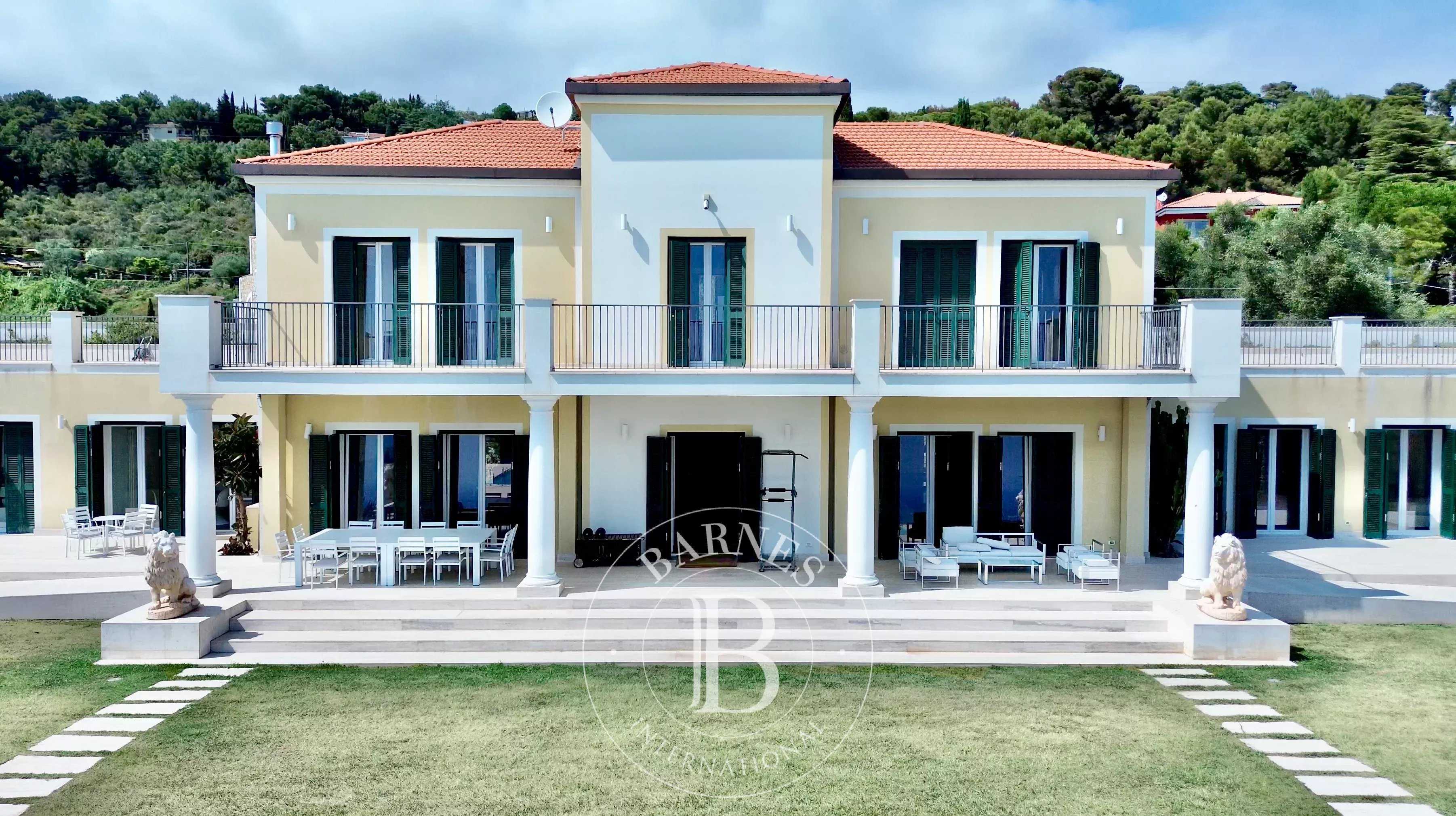 Villa Cipressa  -  ref 84657420 (picture 1)