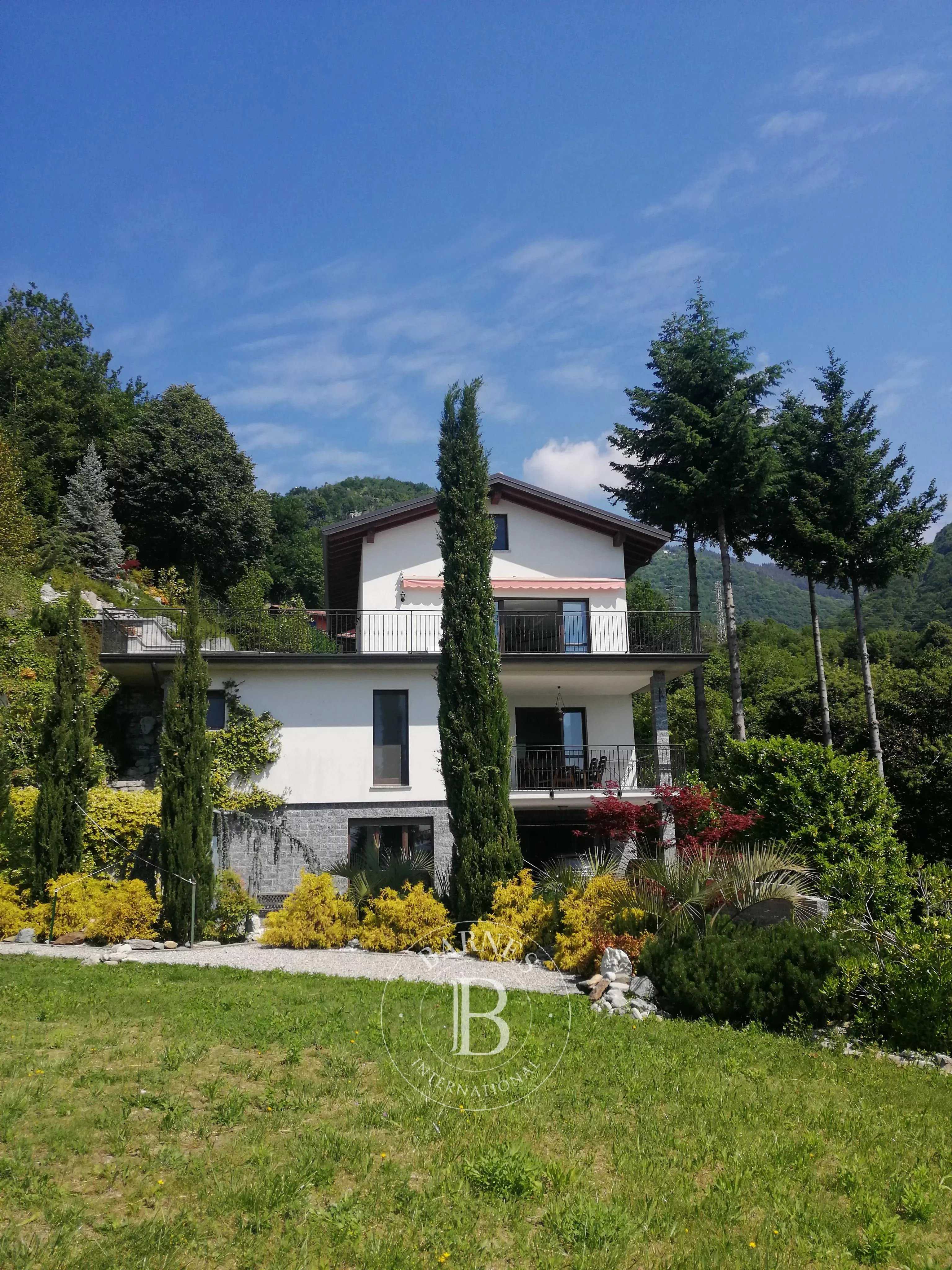 Villa Cernobbio  -  ref 5784382 (picture 1)