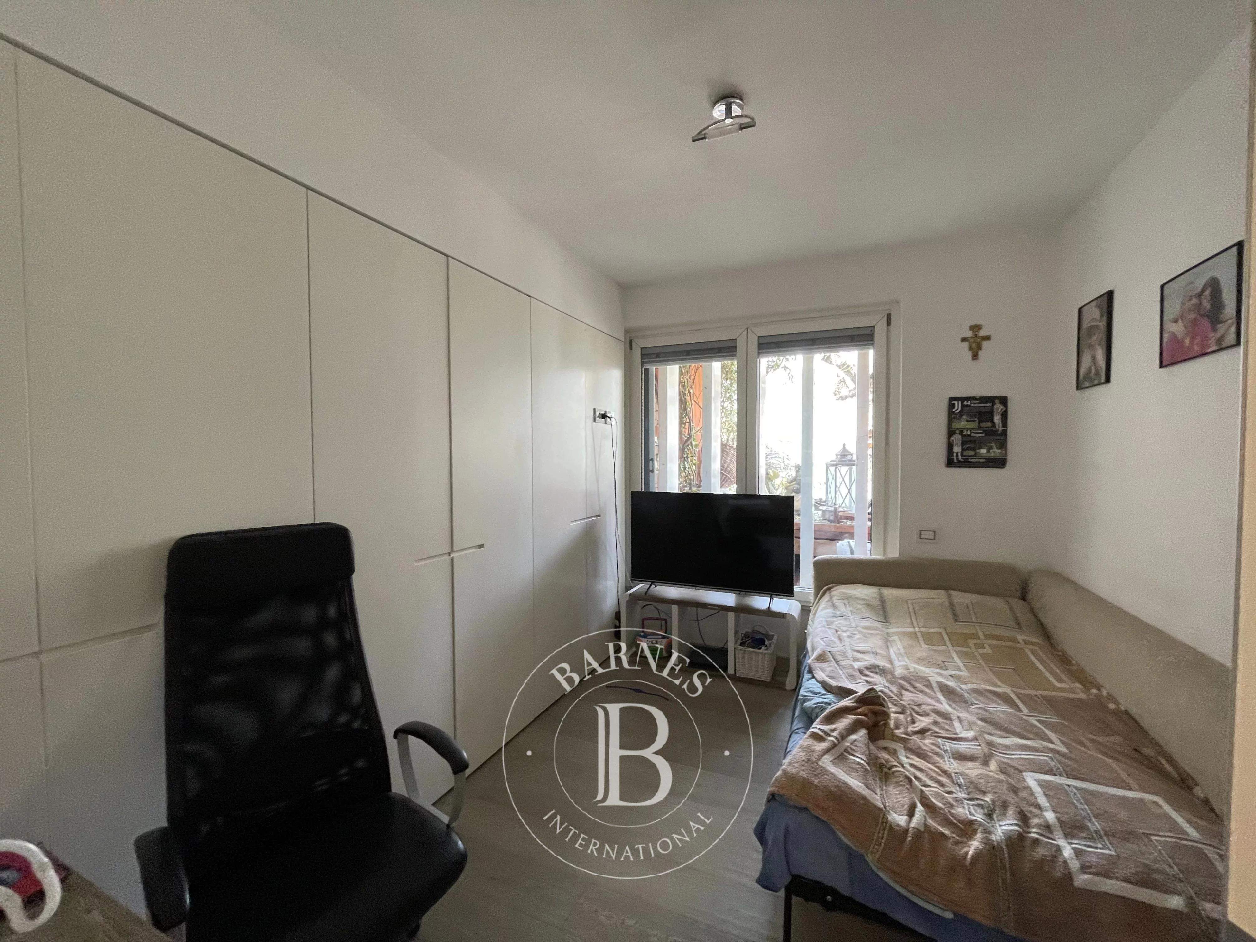 Campione d'Italia  - Apartment 3 Bedrooms - picture 4