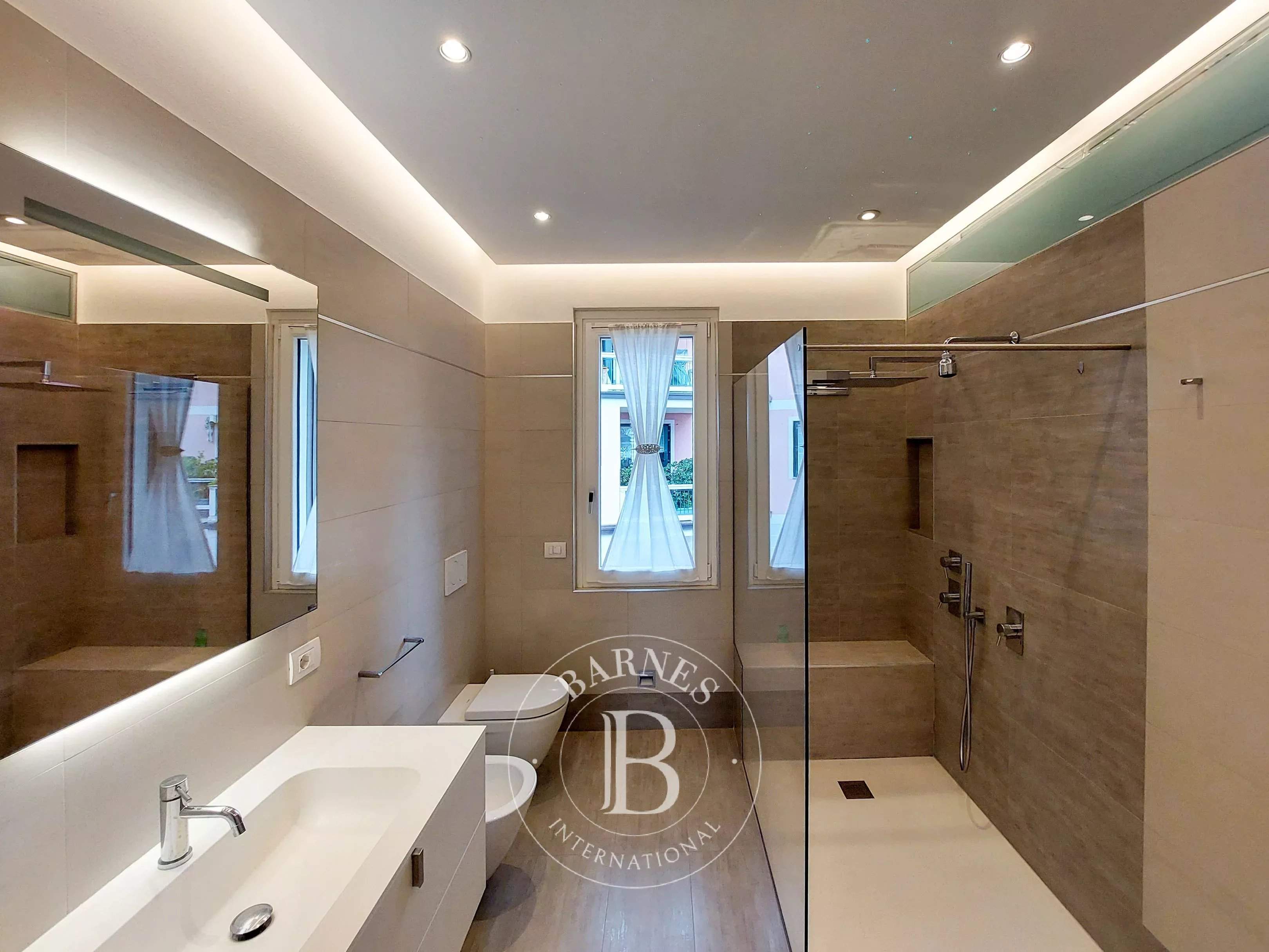 Varese  - Villa 3 Bedrooms - picture 15