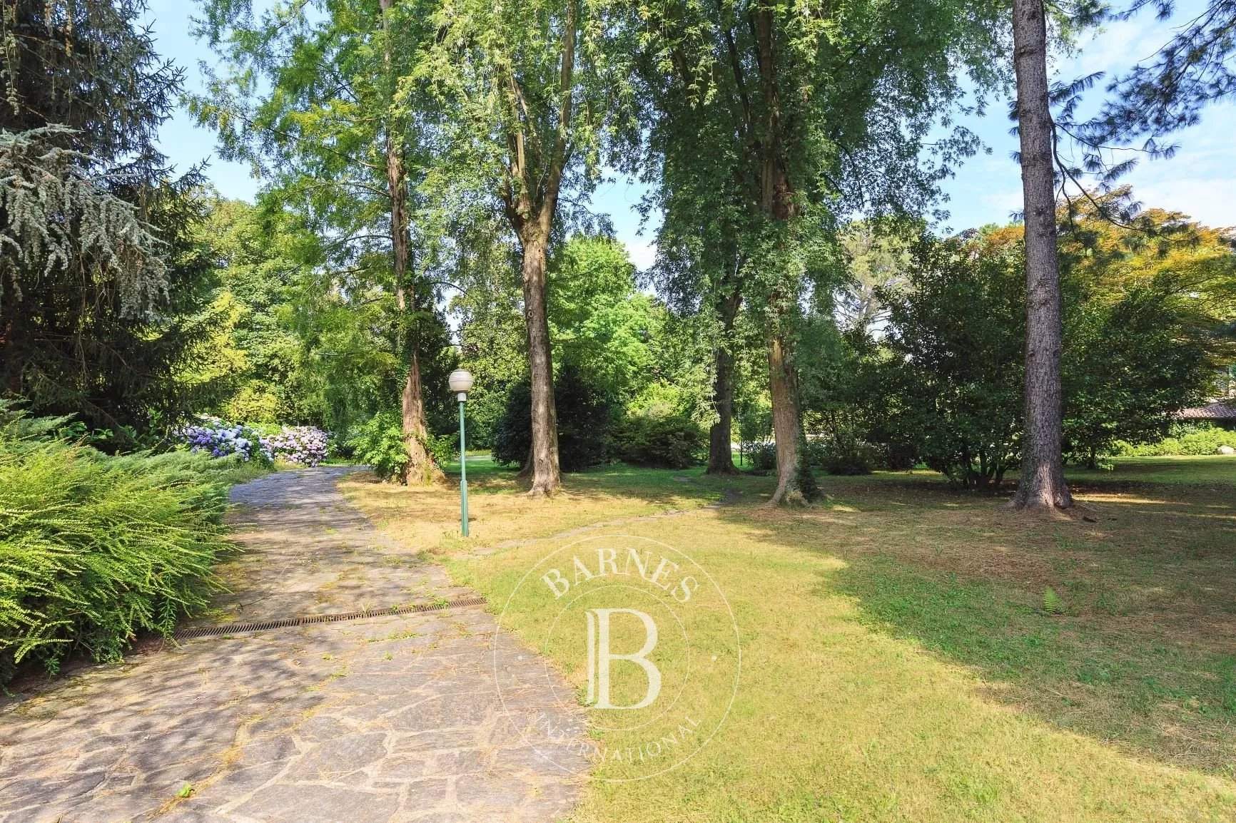 Castelletto sopra Ticino  - Villa 8 Bedrooms - picture 17