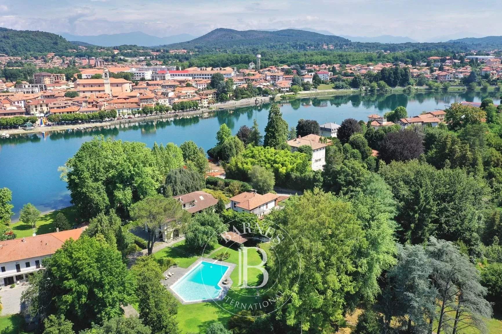 Castelletto sopra Ticino  - Villa 8 Bedrooms - picture 5