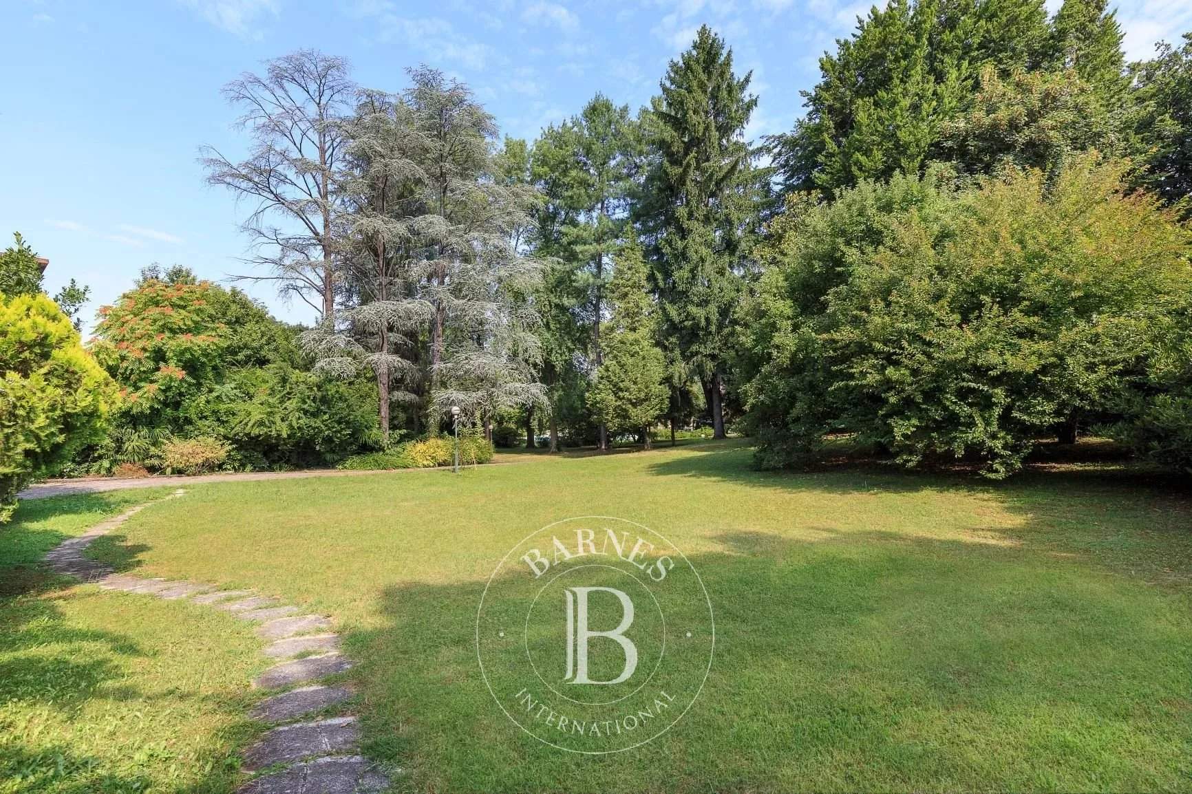 Castelletto sopra Ticino  - Villa 8 Bedrooms - picture 16