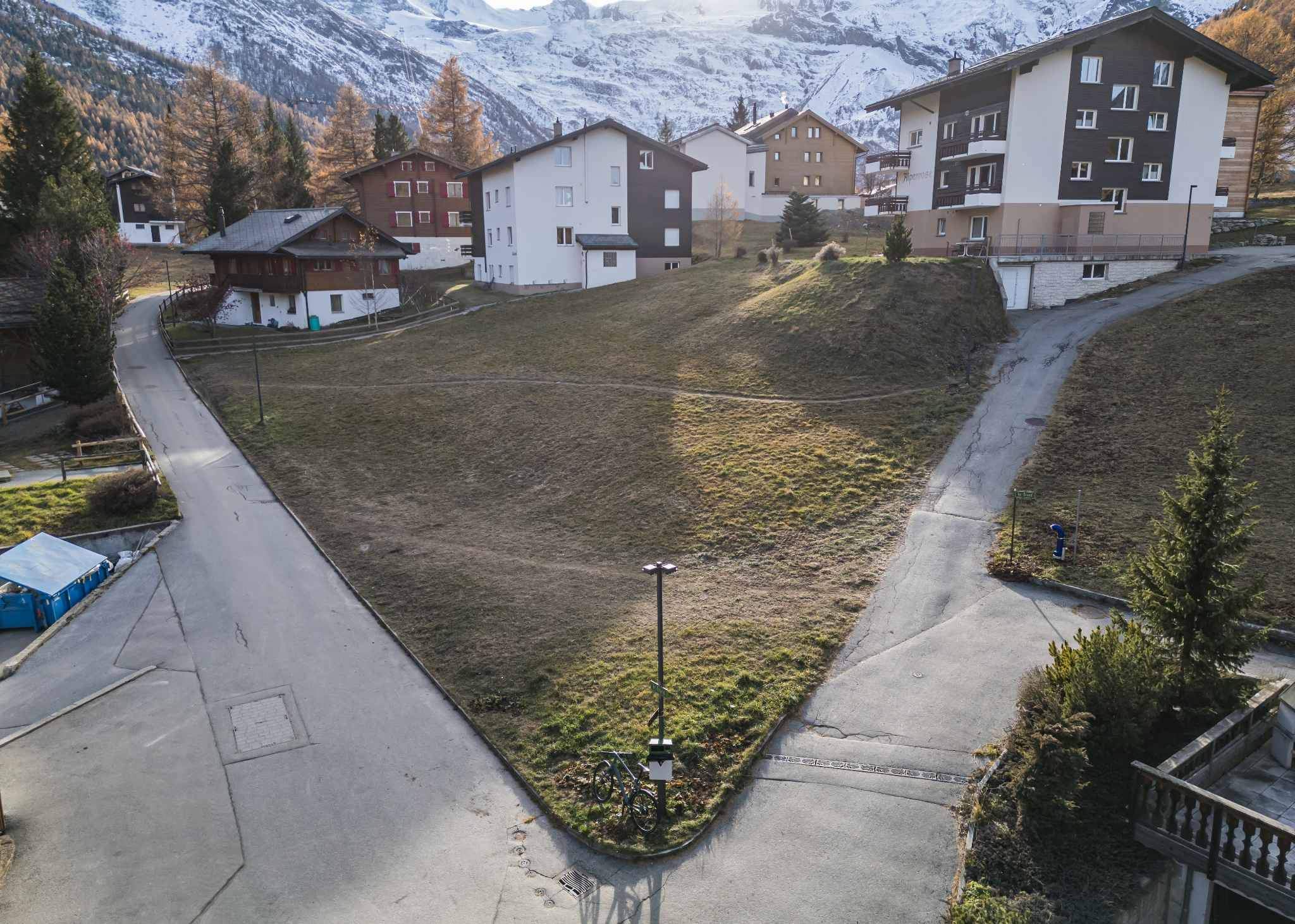 Saas-Fee  - Plots  - picture 1