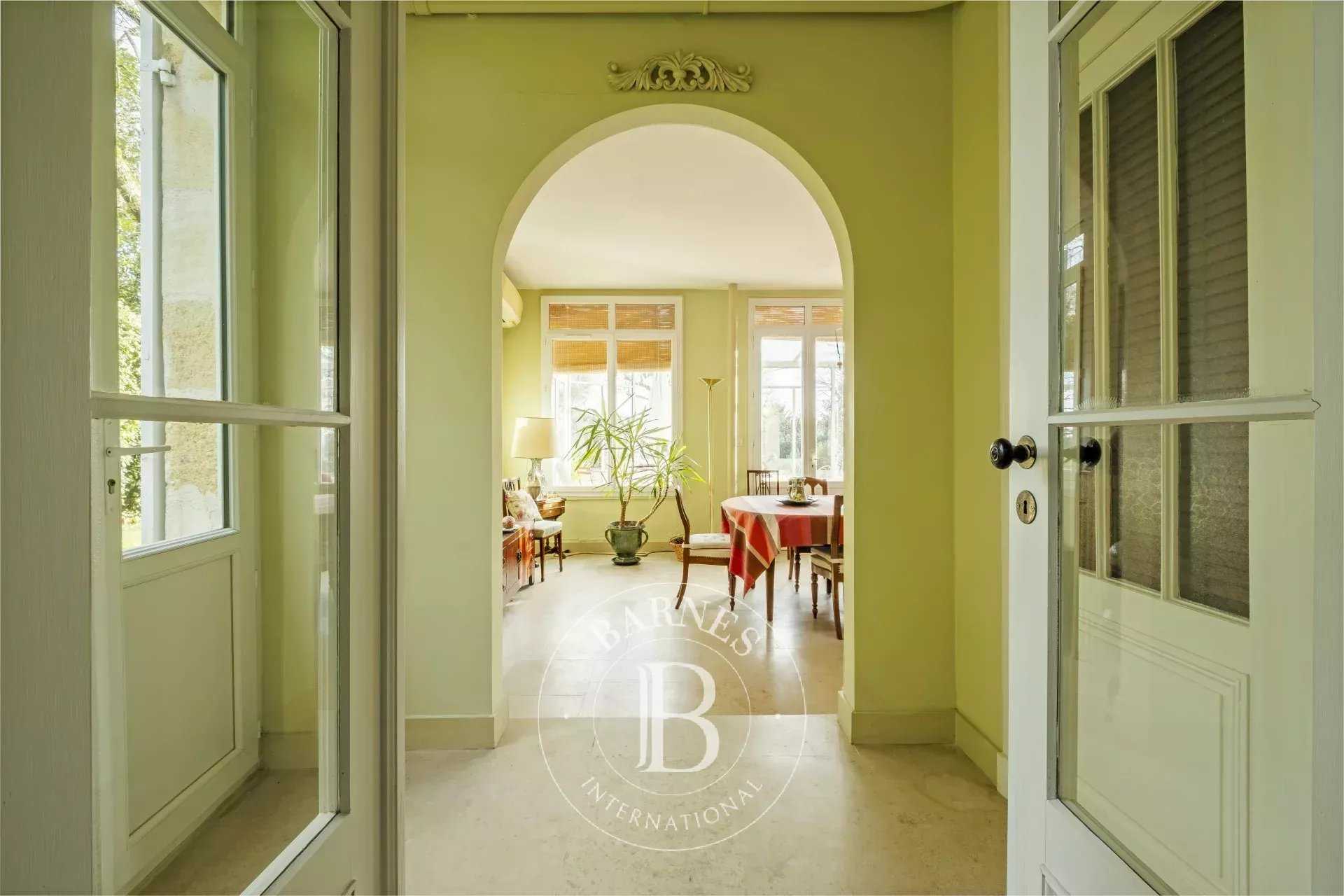 Carignan-de-Bordeaux  - Maison 10 Pièces 5 Chambres