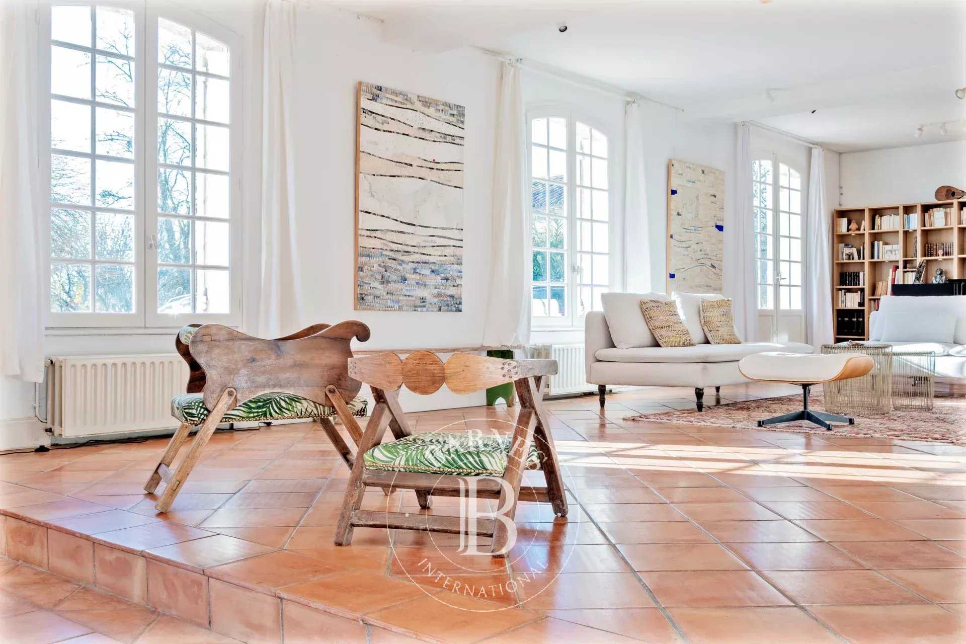 Bayas  - Maison 10 Pi&egrave;ces 5 Chambres