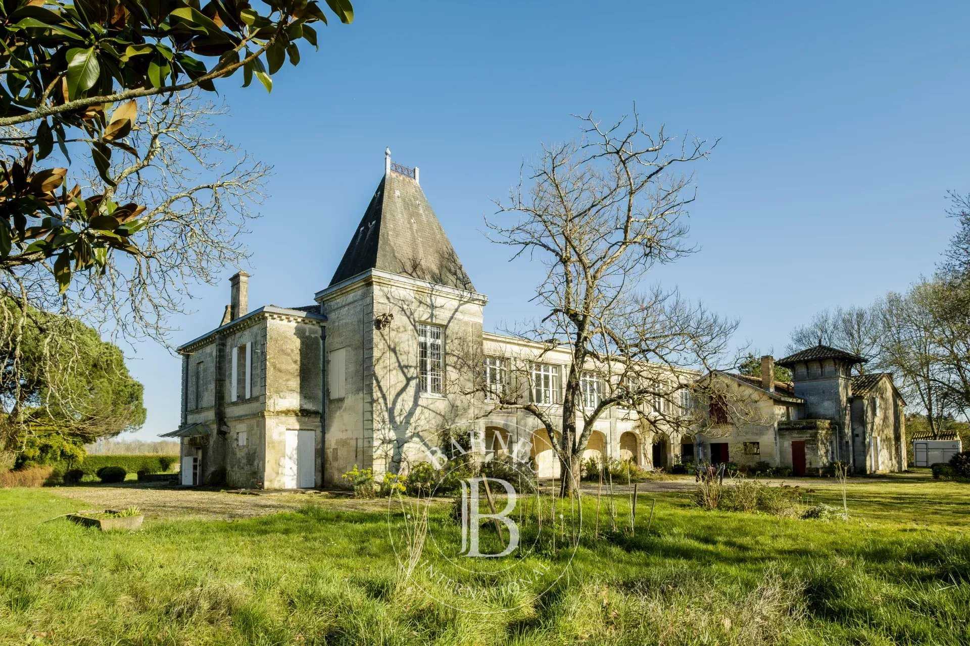 Fronsac  - House 6 Bedrooms