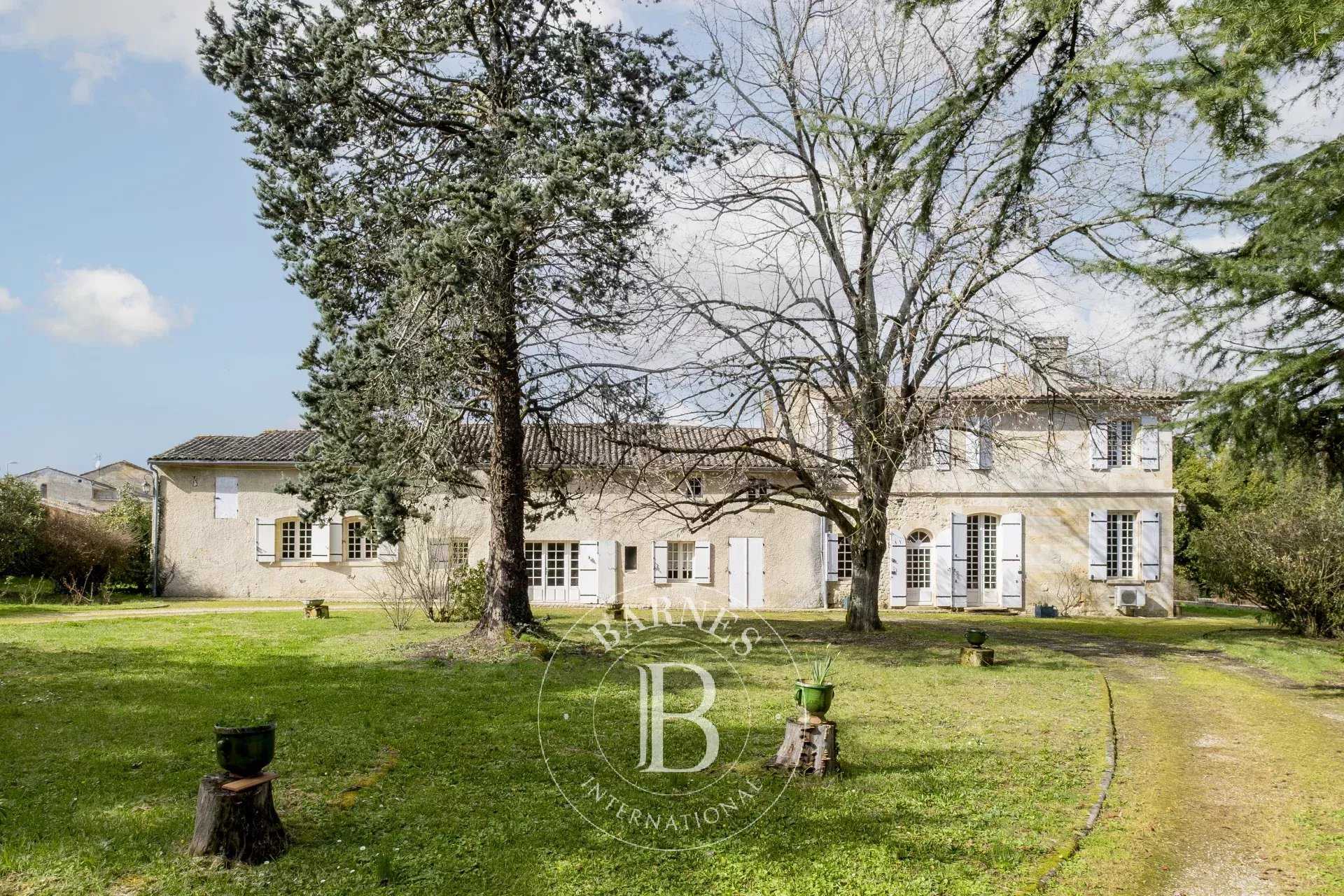 Maison Arveyres