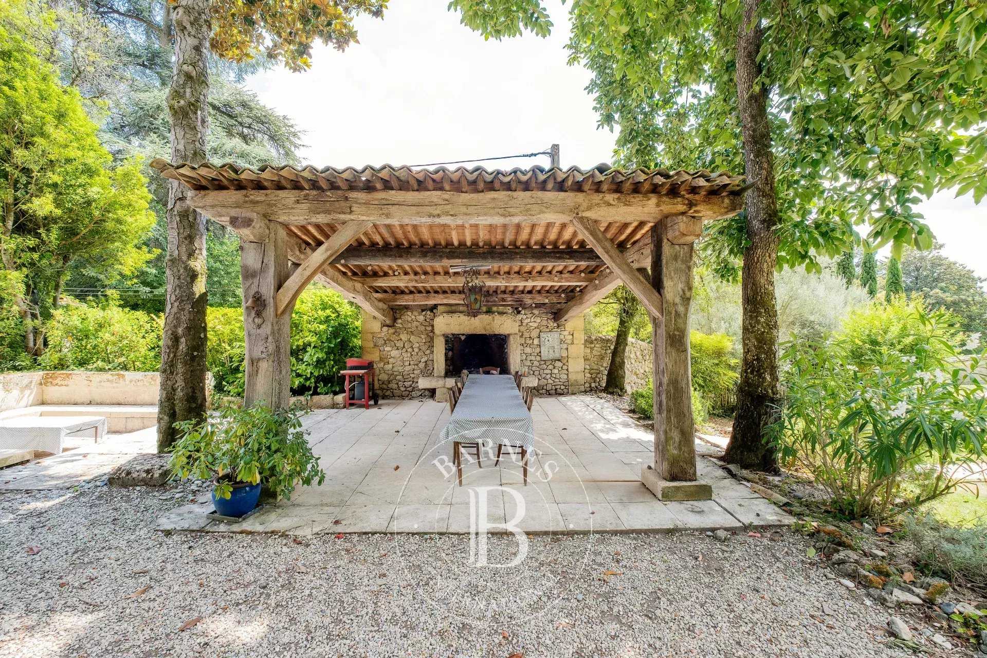 Langoiran  - Property 6 Bedrooms