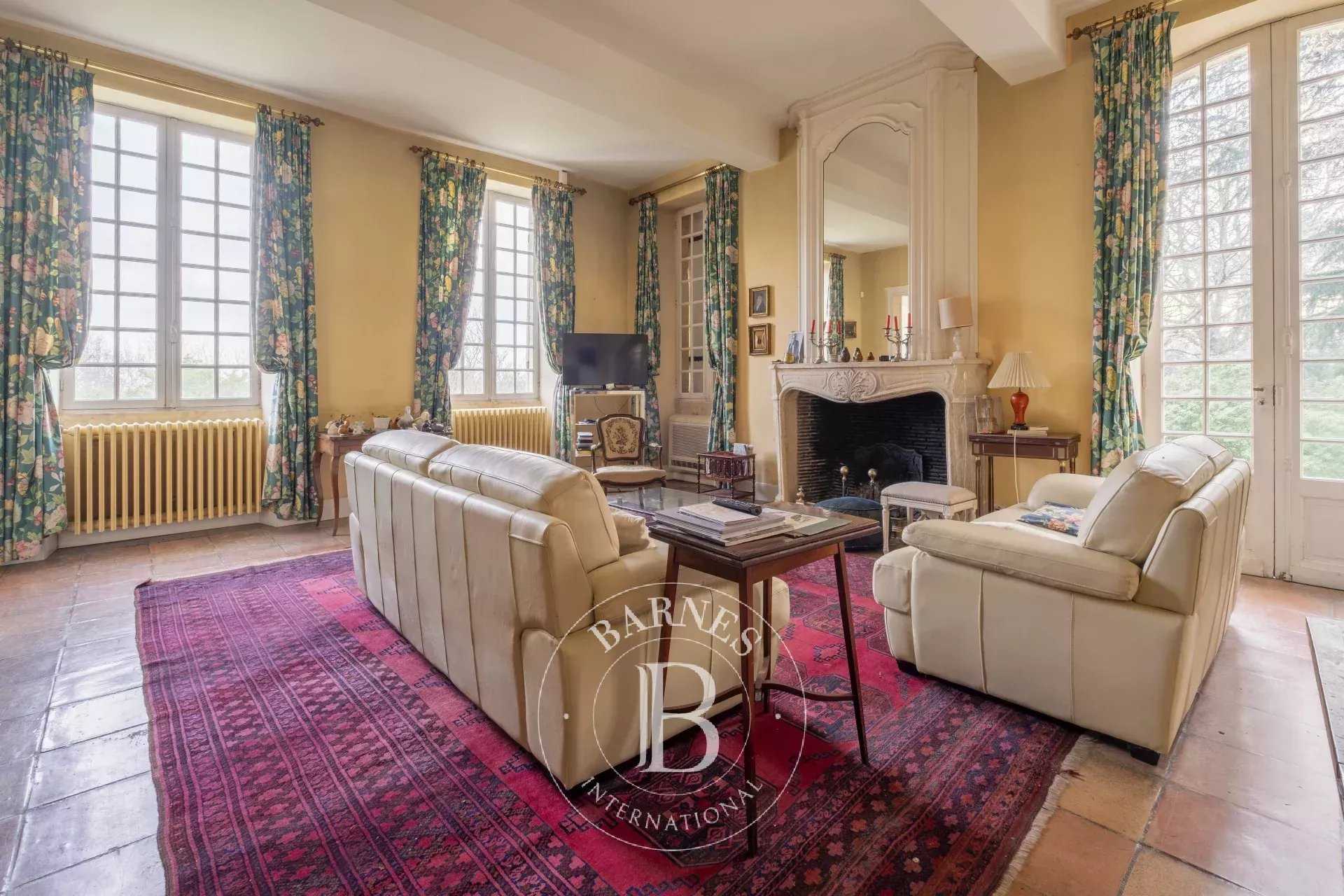 Arveyres  - House 6 Bedrooms