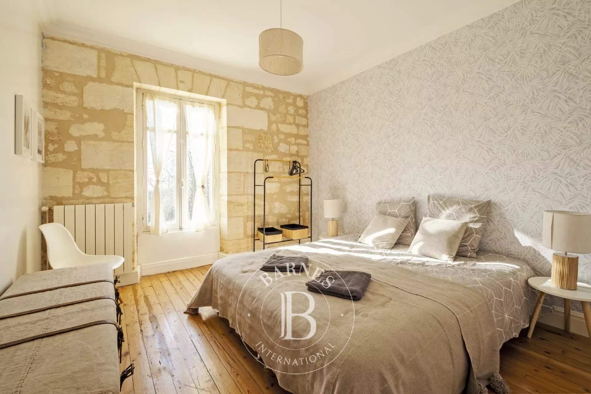 Prignac-et-Marcamps  - Property 10 Bedrooms - picture 11