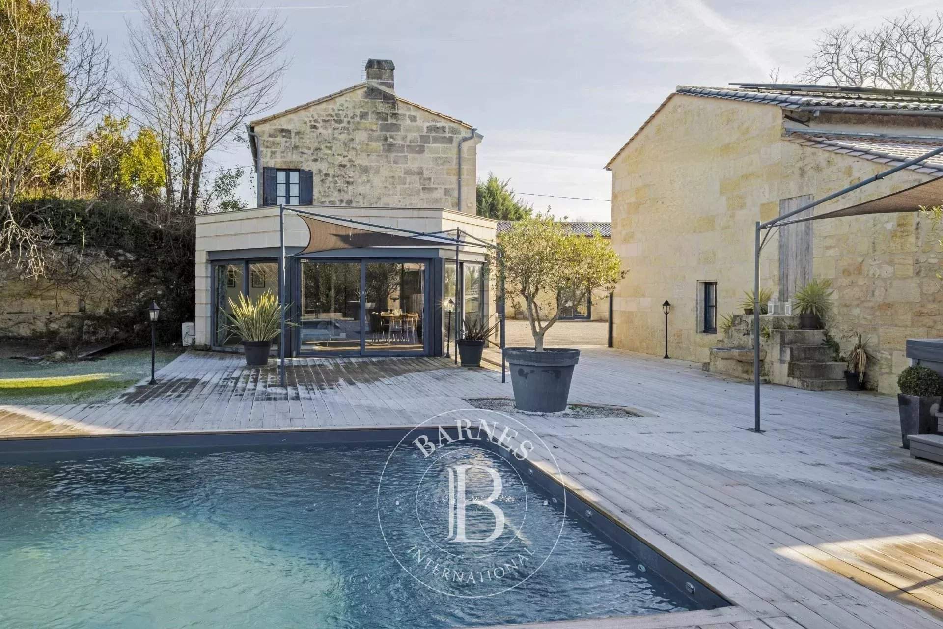 Prignac-et-Marcamps  - Property 10 Bedrooms - picture 3