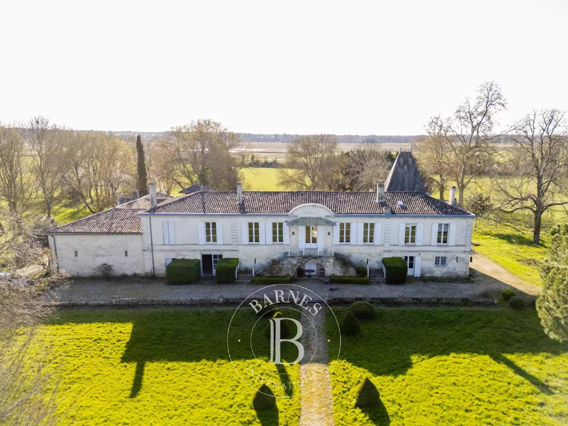 Fronsac  - House 6 Bedrooms - picture 1