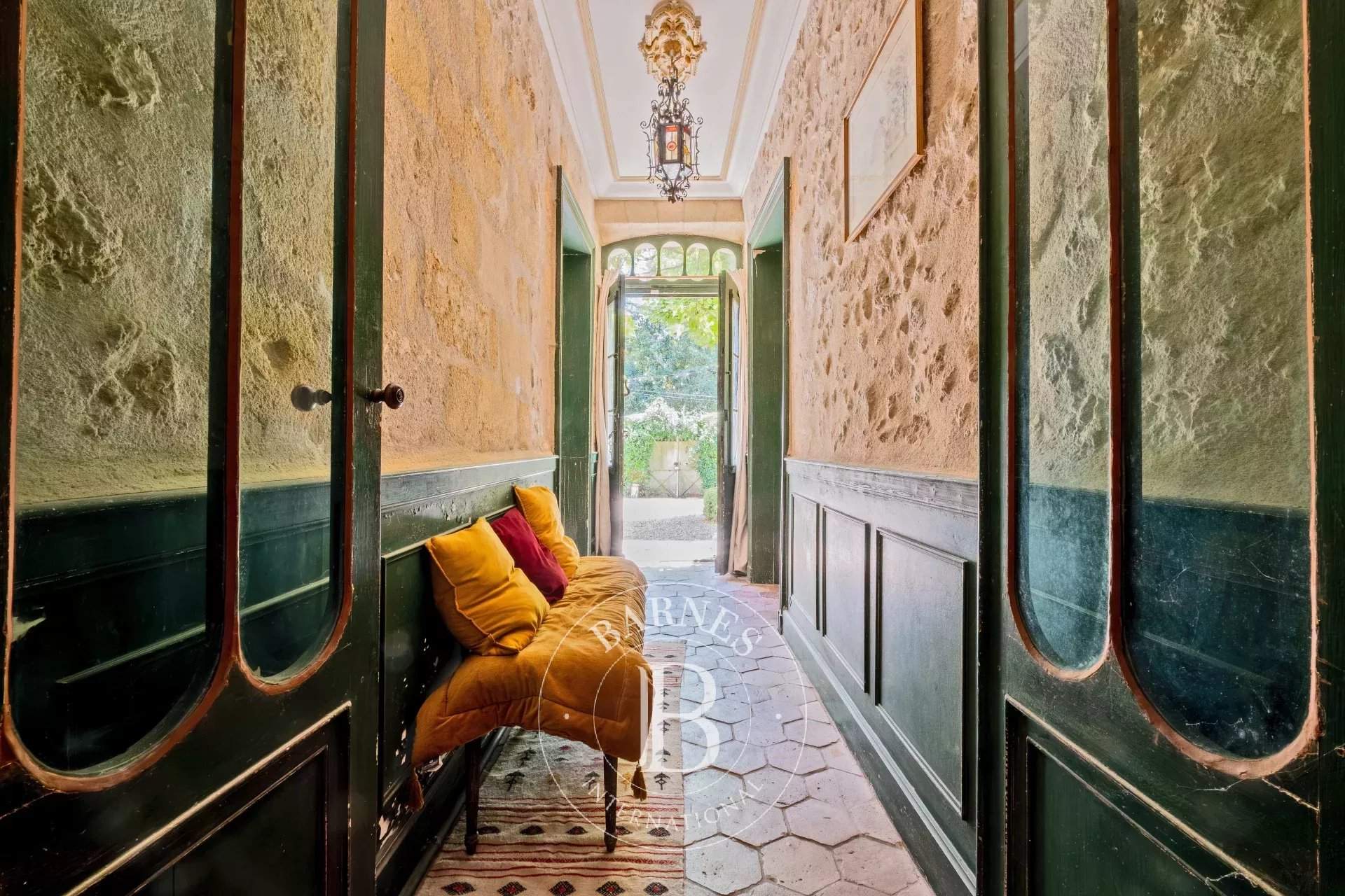 Langoiran  - Property 6 Bedrooms - picture 9