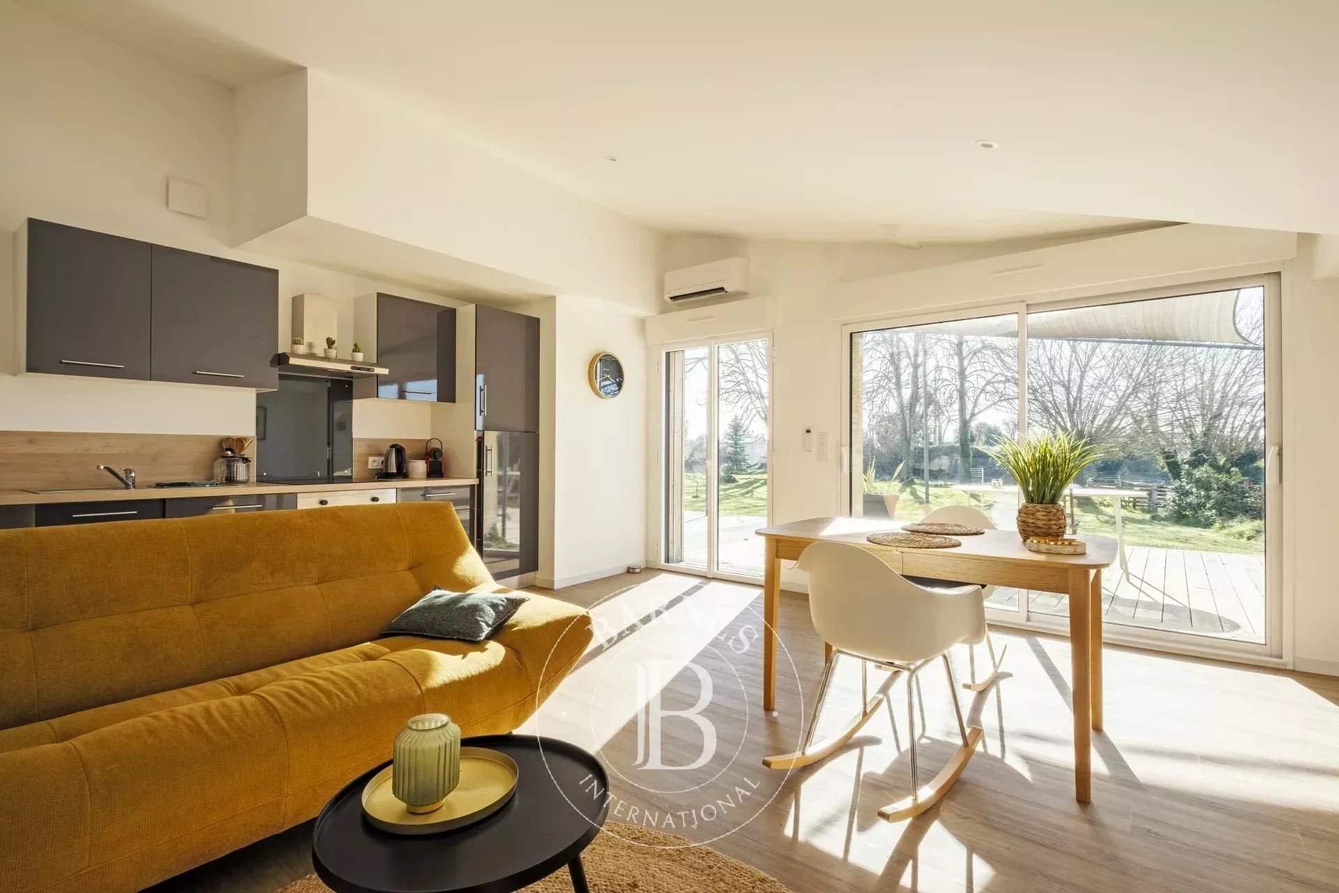 Prignac-et-Marcamps  - Property 10 Bedrooms - picture 14