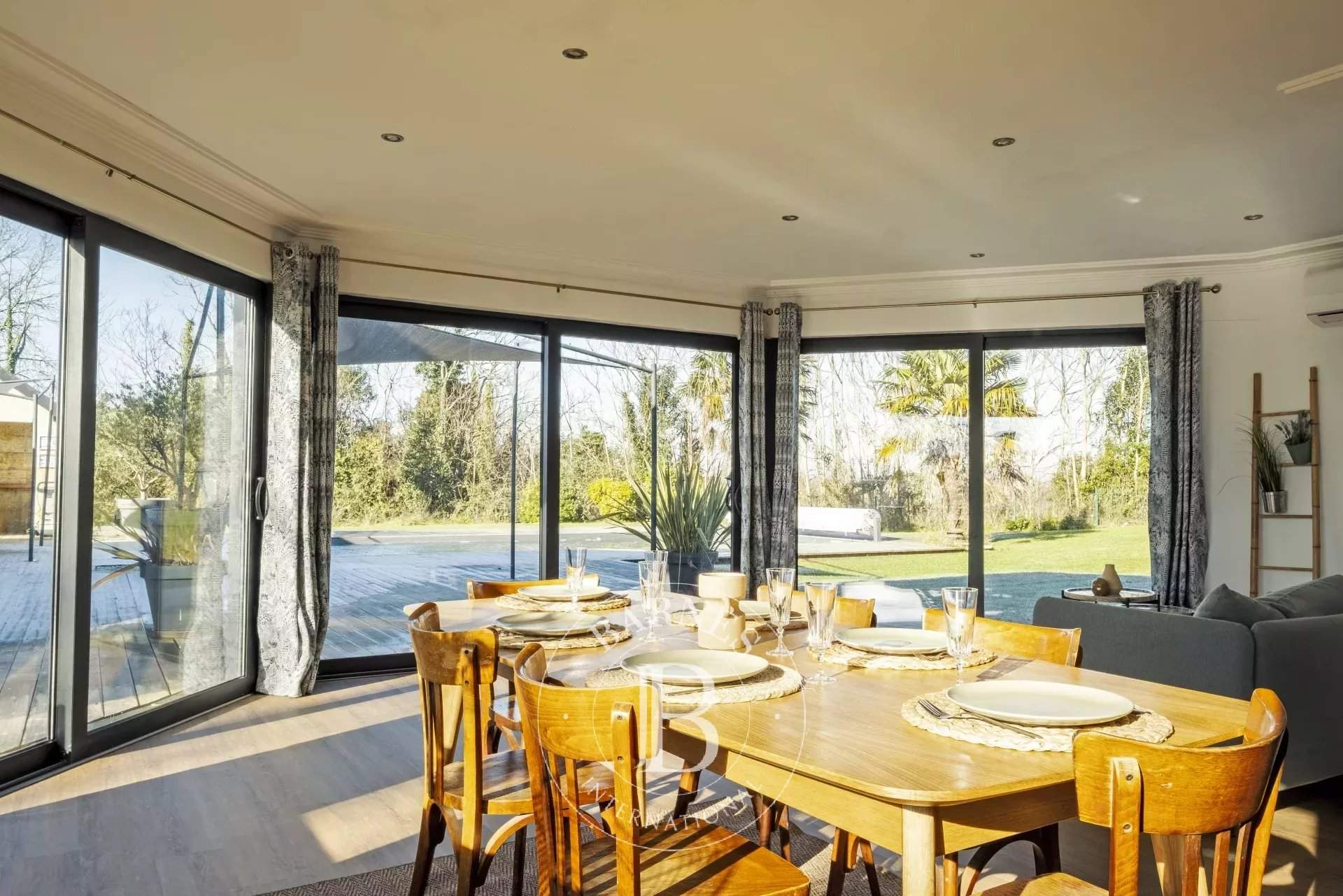 Prignac-et-Marcamps  - Property 10 Bedrooms - picture 7