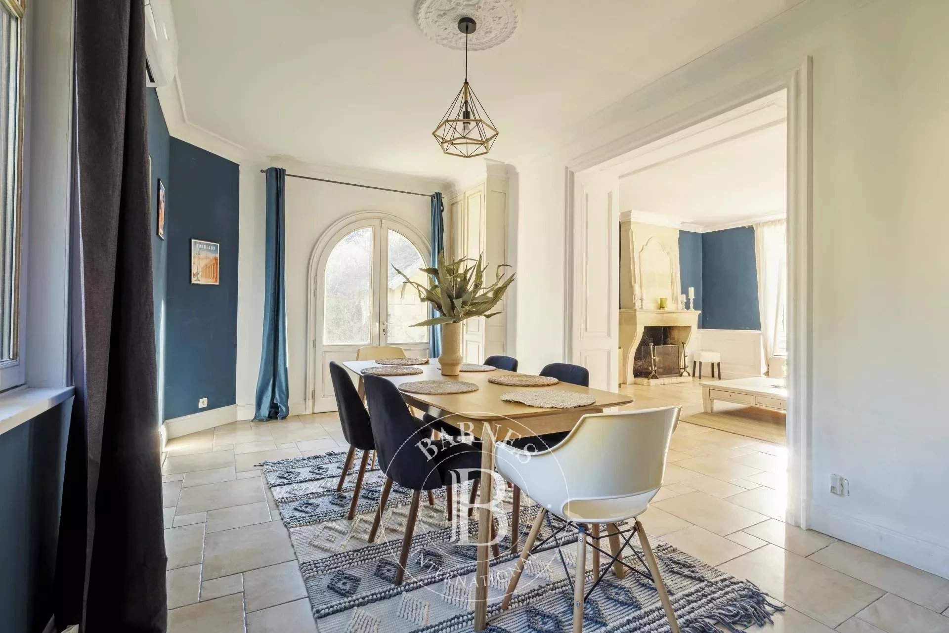 Prignac-et-Marcamps  - Property 10 Bedrooms - picture 9