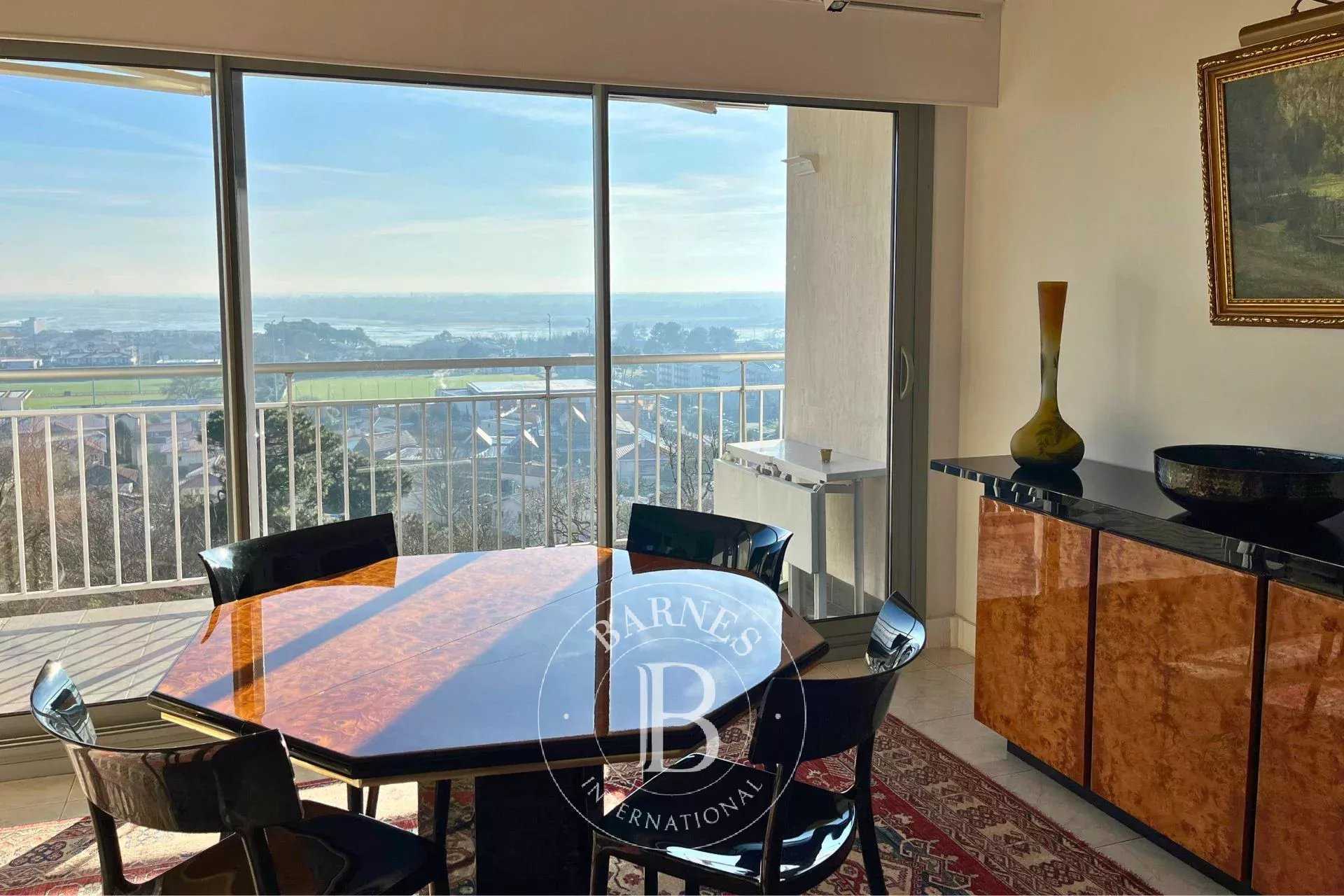 Arcachon  - Piso 4 Cuartos 3 Habitaciones