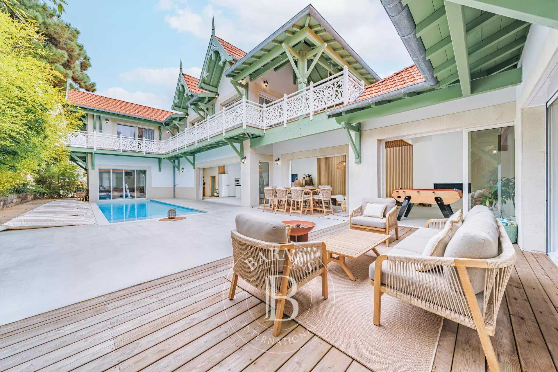 Arcachon  - Villa 7 Pi&egrave;ces 5 Chambres