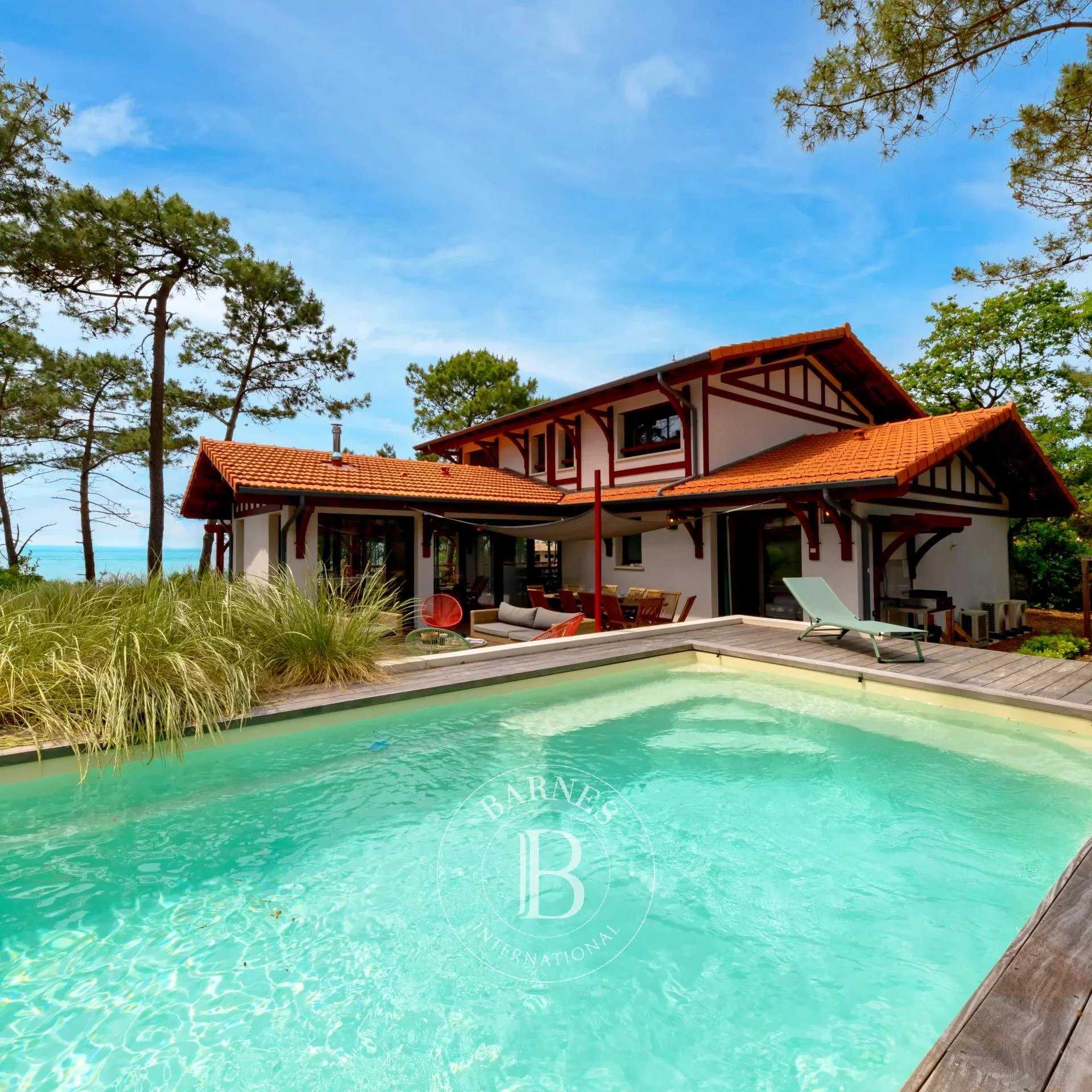 Amazing villa Colette for 13 people with swimming pool and panoramic view on the Bassin d'Arcachon picture 20