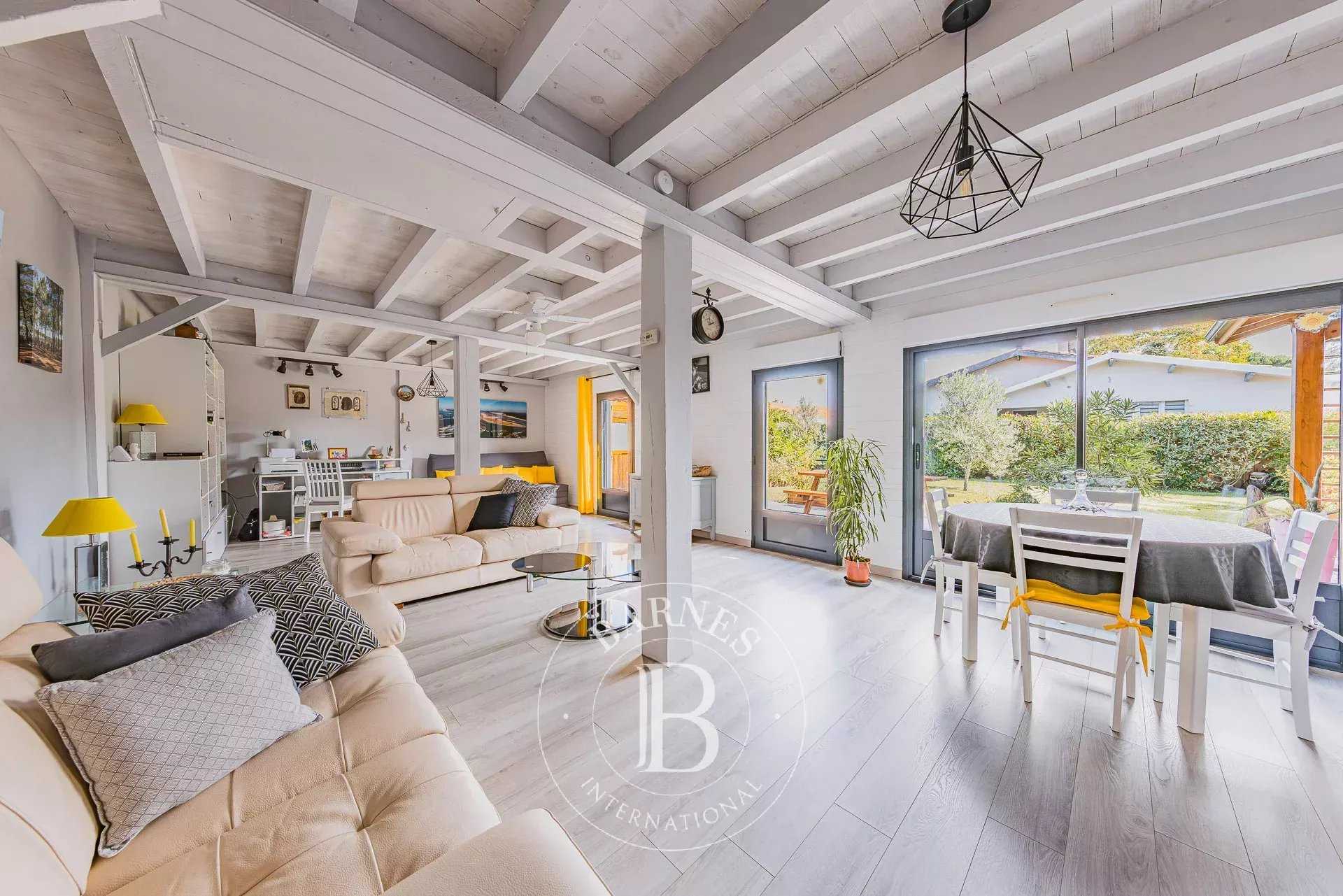 Biscarrosse  - Maison 5 Pi&egrave;ces 2 Chambres