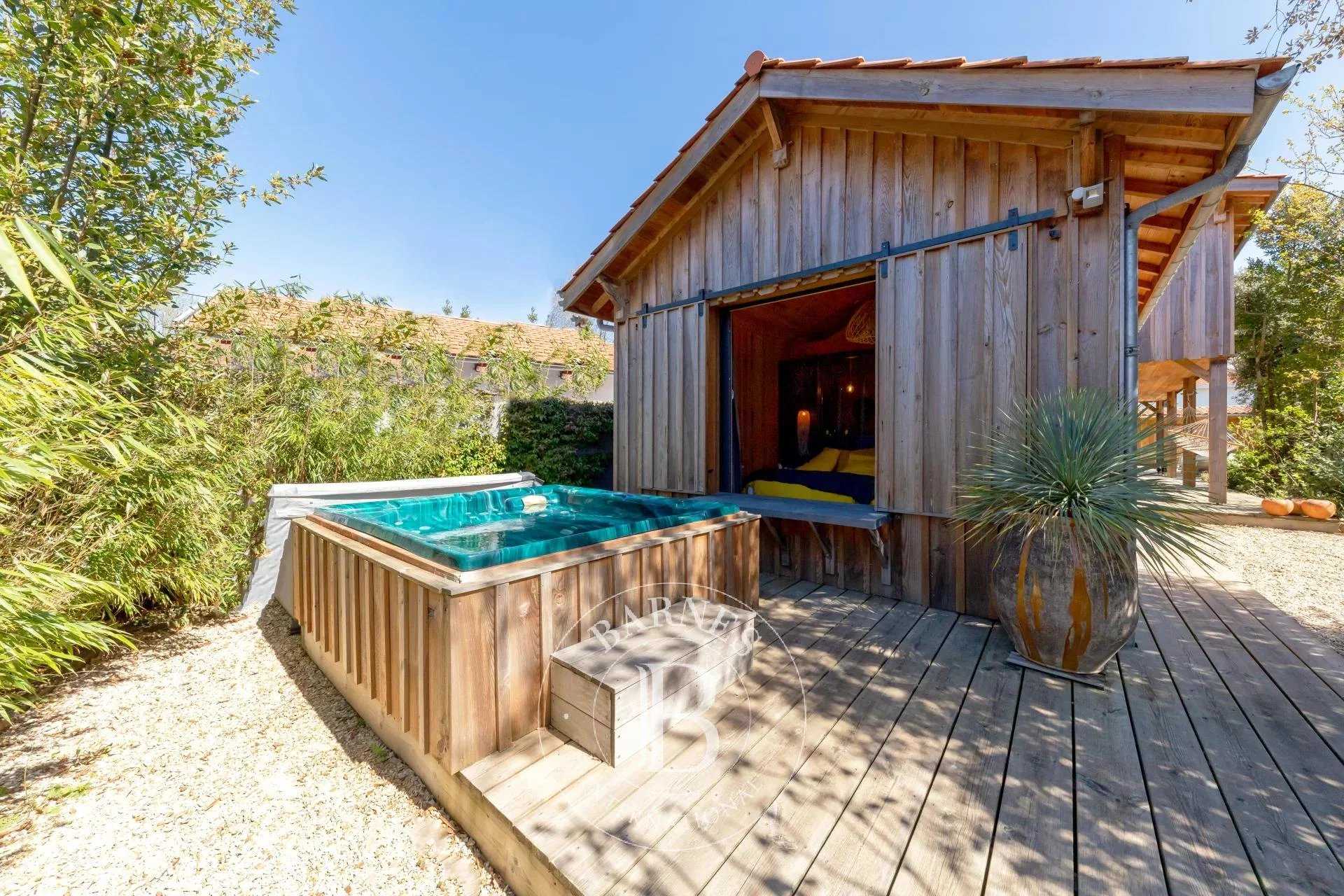 VILLA LES DUNES FOR 10 PEOPLE WITH JACUZZI IN LE MOULLEAU picture 19