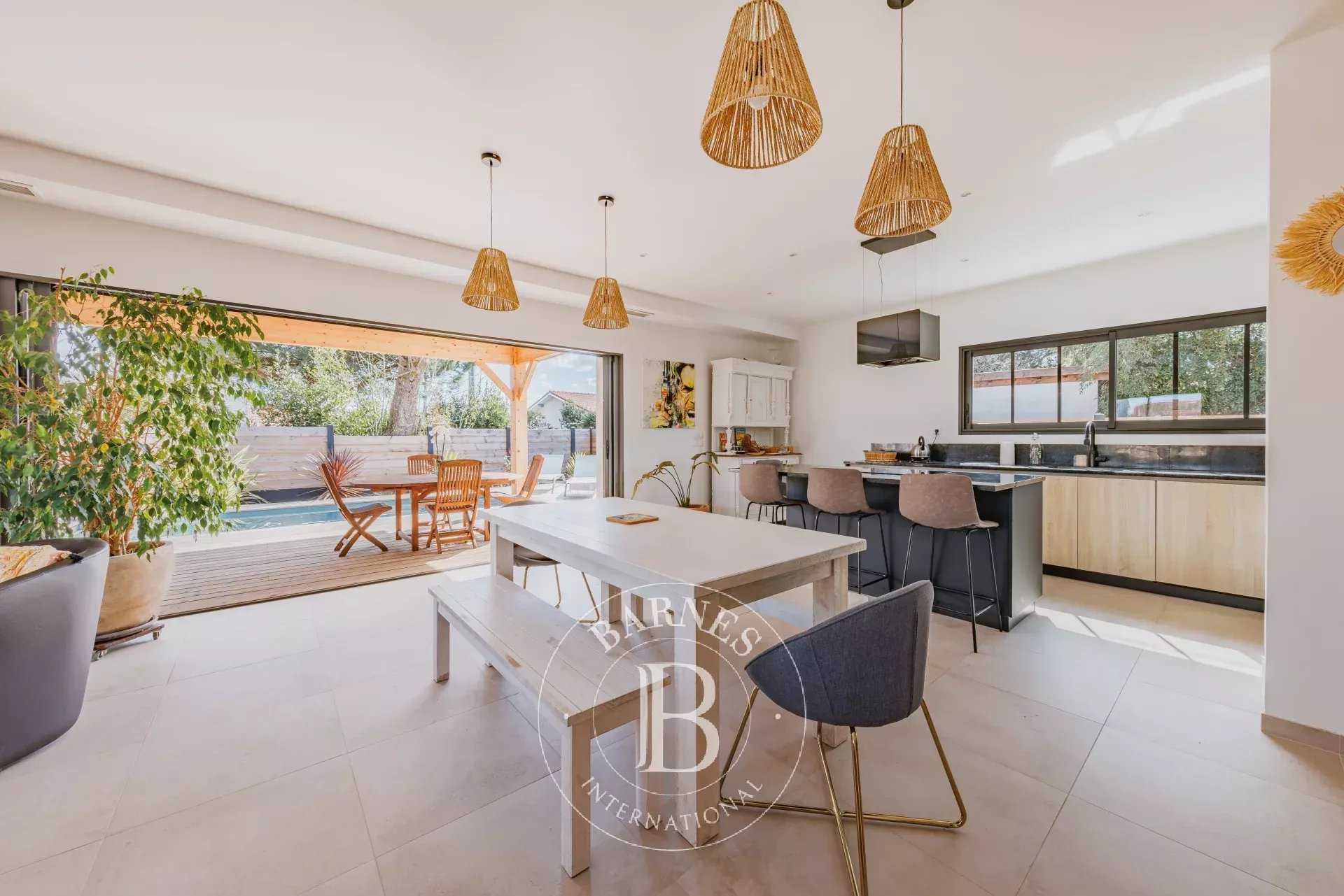 Gujan-Mestras  - House 4 Bedrooms