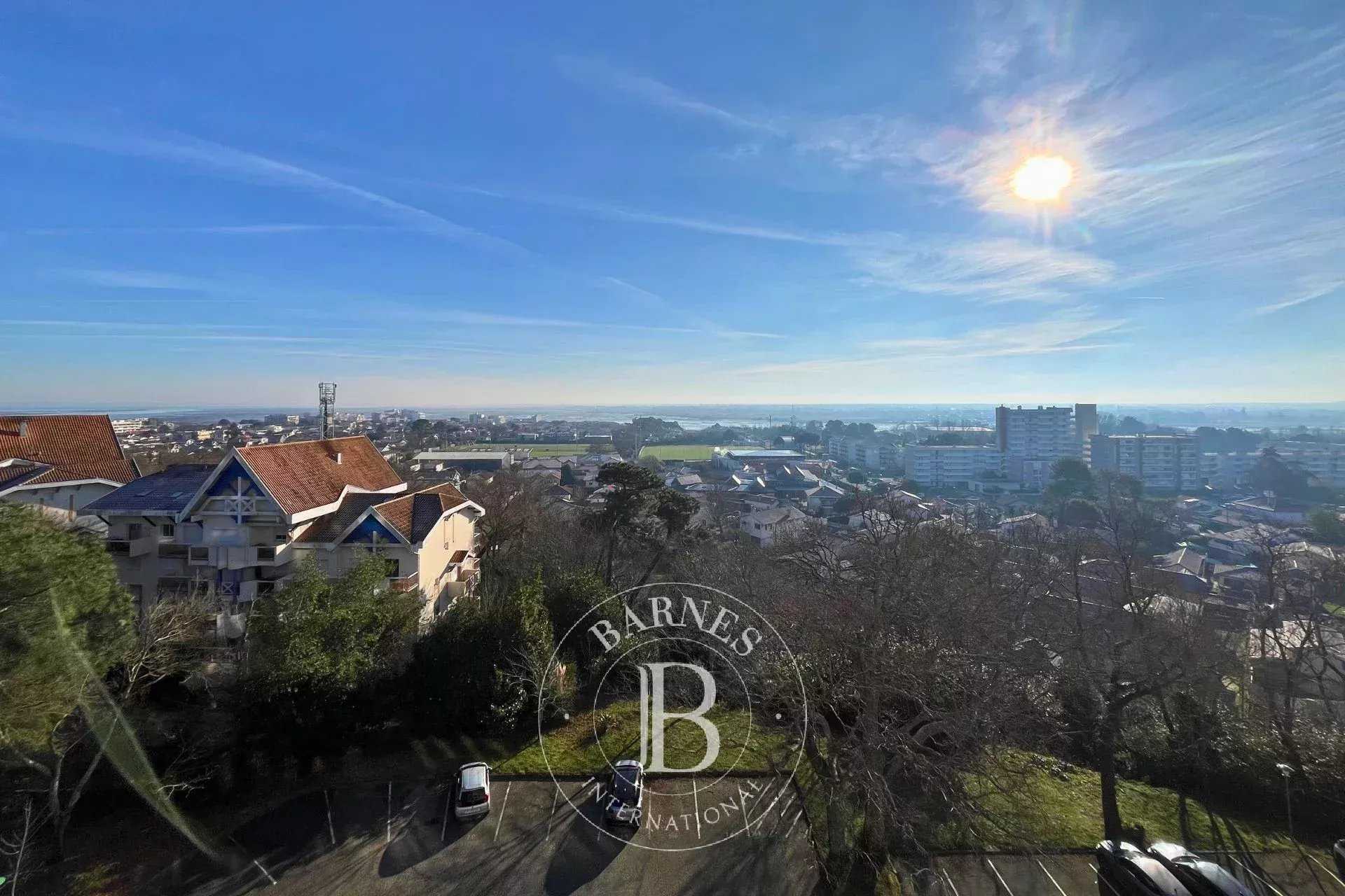 Arcachon  - Piso 4 Cuartos 3 Habitaciones