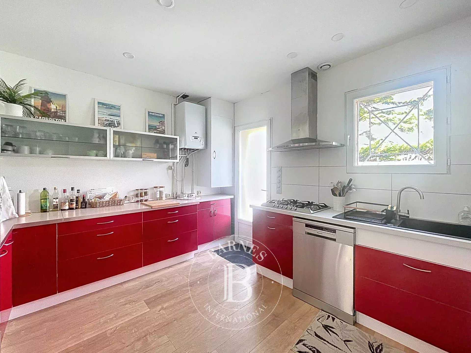 Gujan-Mestras  - House 6 Bedrooms